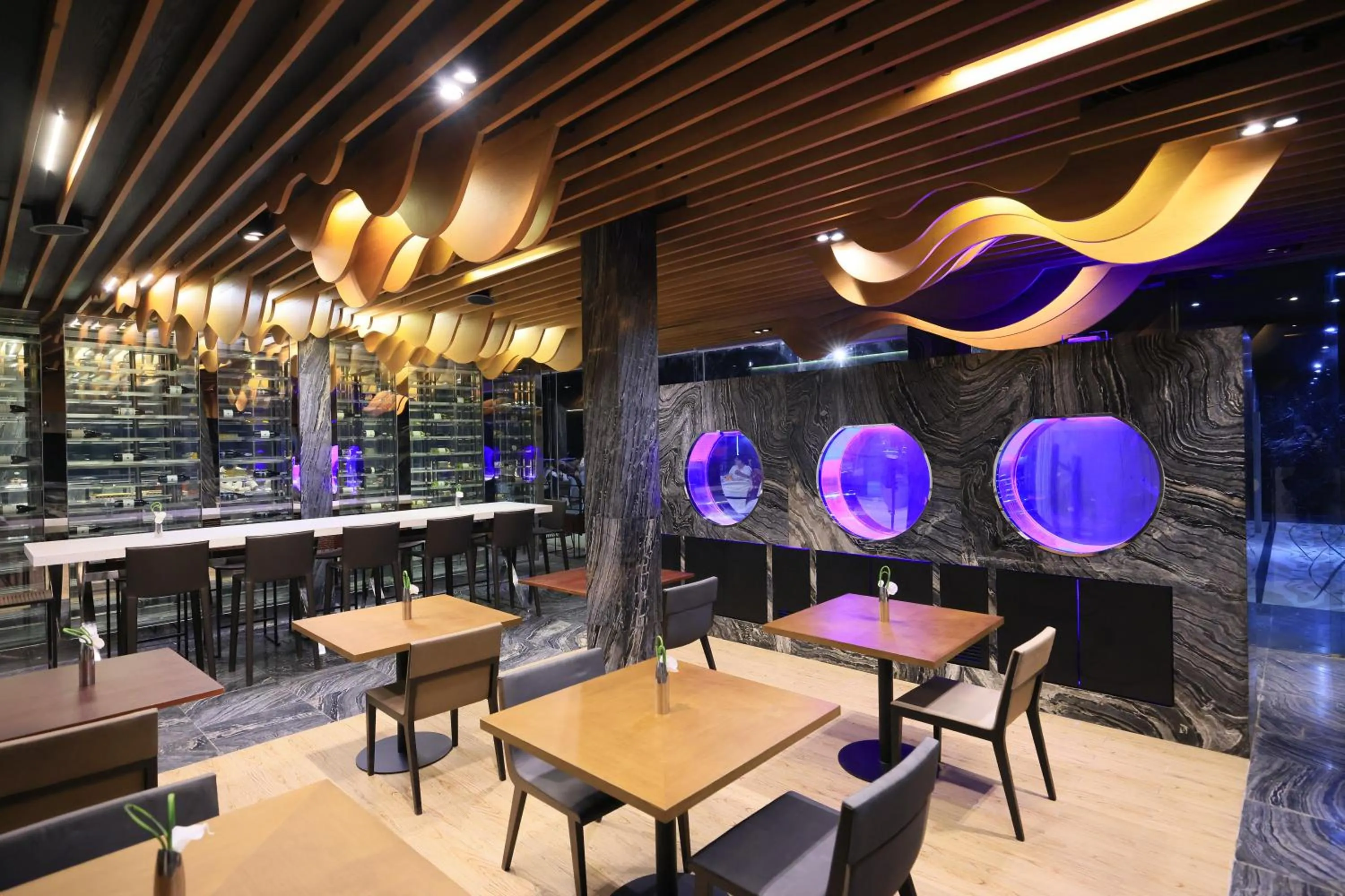 Restaurant/places to eat in The Sanctuary Resort Pattaya, BW Signature Collection