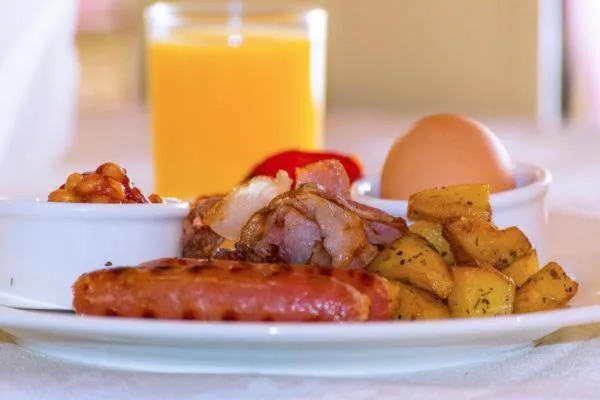 Food and drinks in Qaribu Inn Boutique Hotel Nairobi