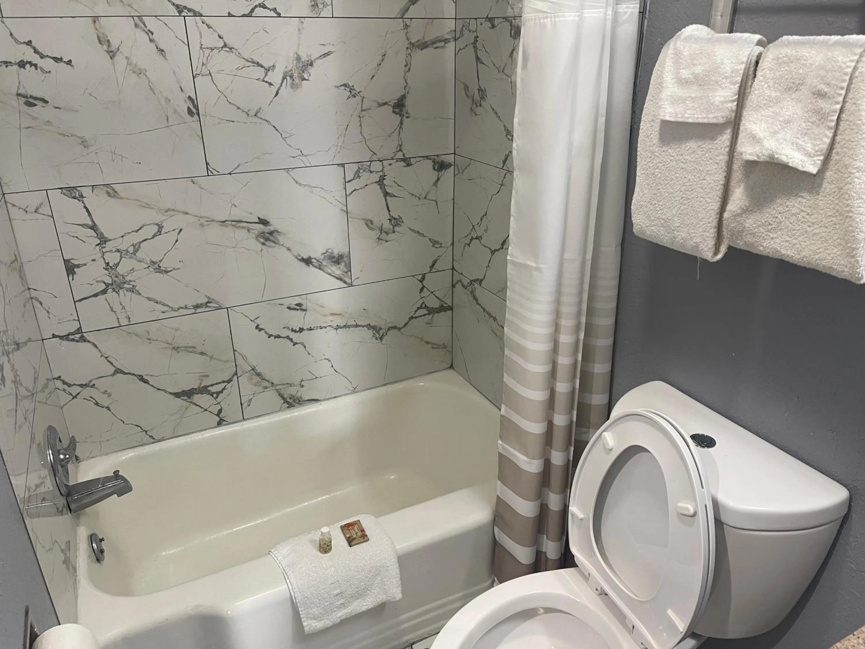 Americas Best Value Inn-Savannah