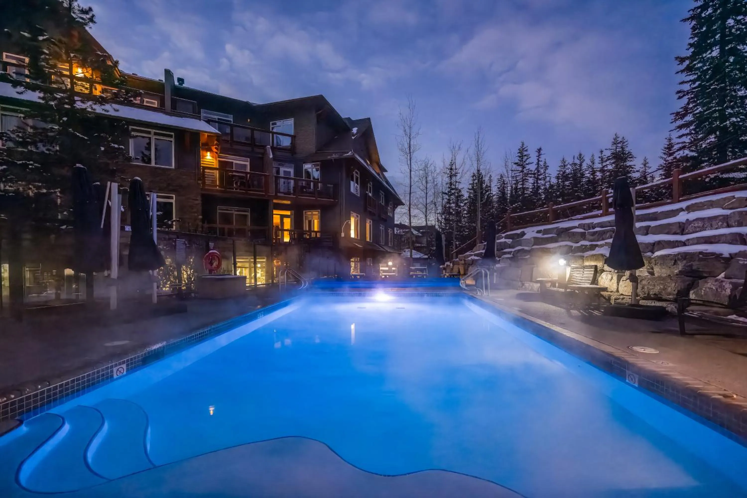 Swimming pool in Blackstone Mountain Lodge by CLIQUE