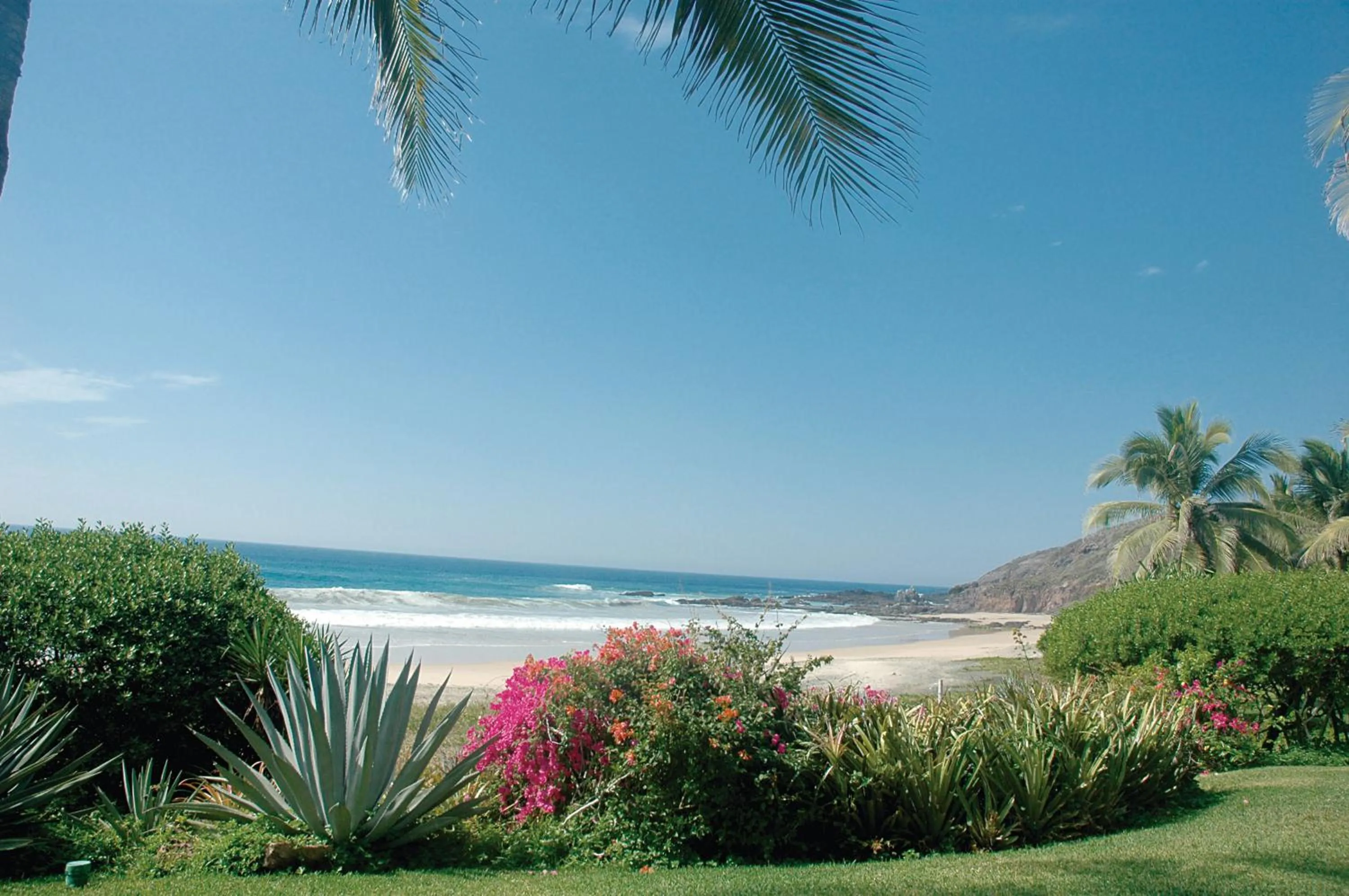 Facade/entrance in Las Alamandas