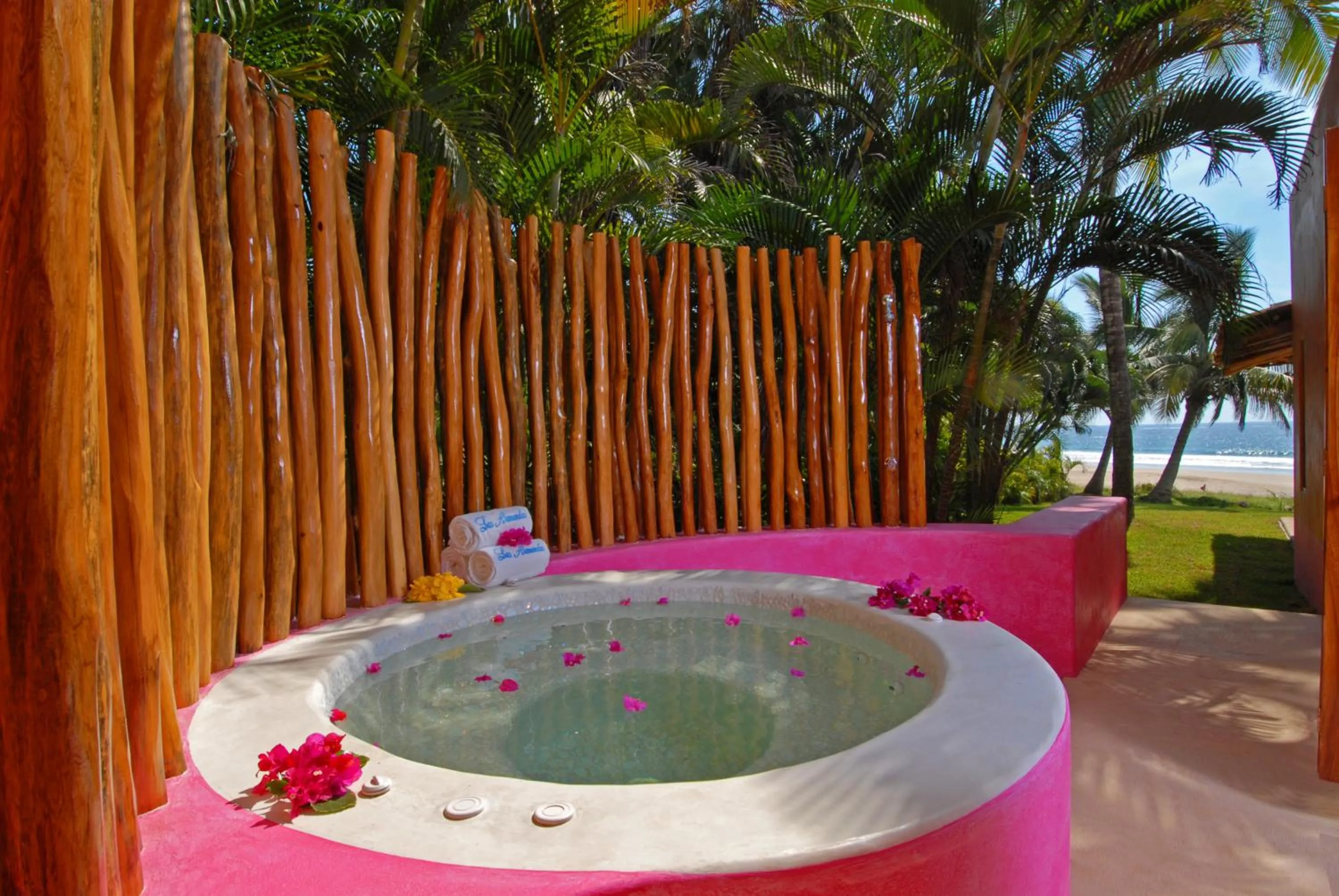 Facade/entrance in Las Alamandas