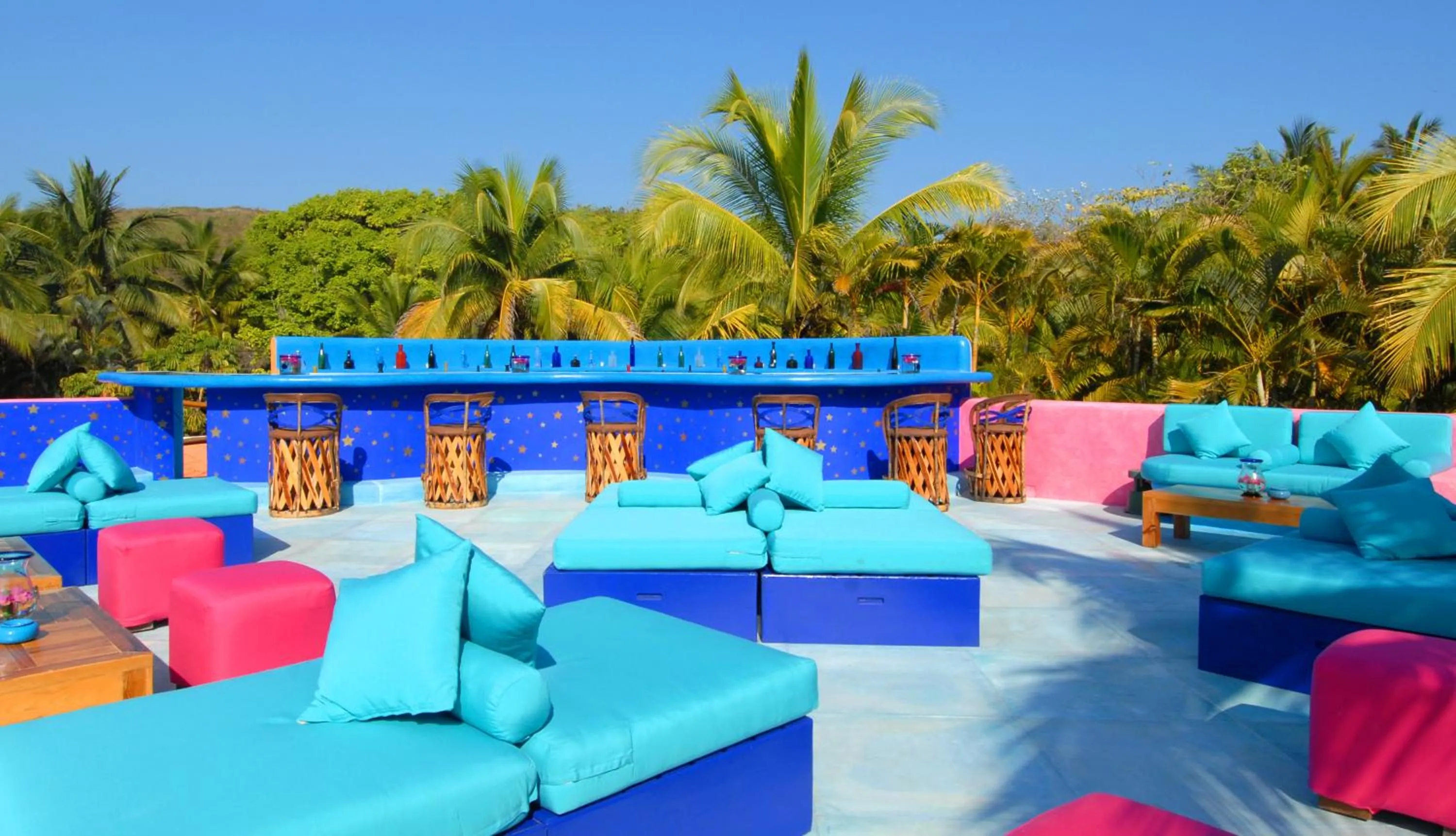 Facade/entrance in Las Alamandas