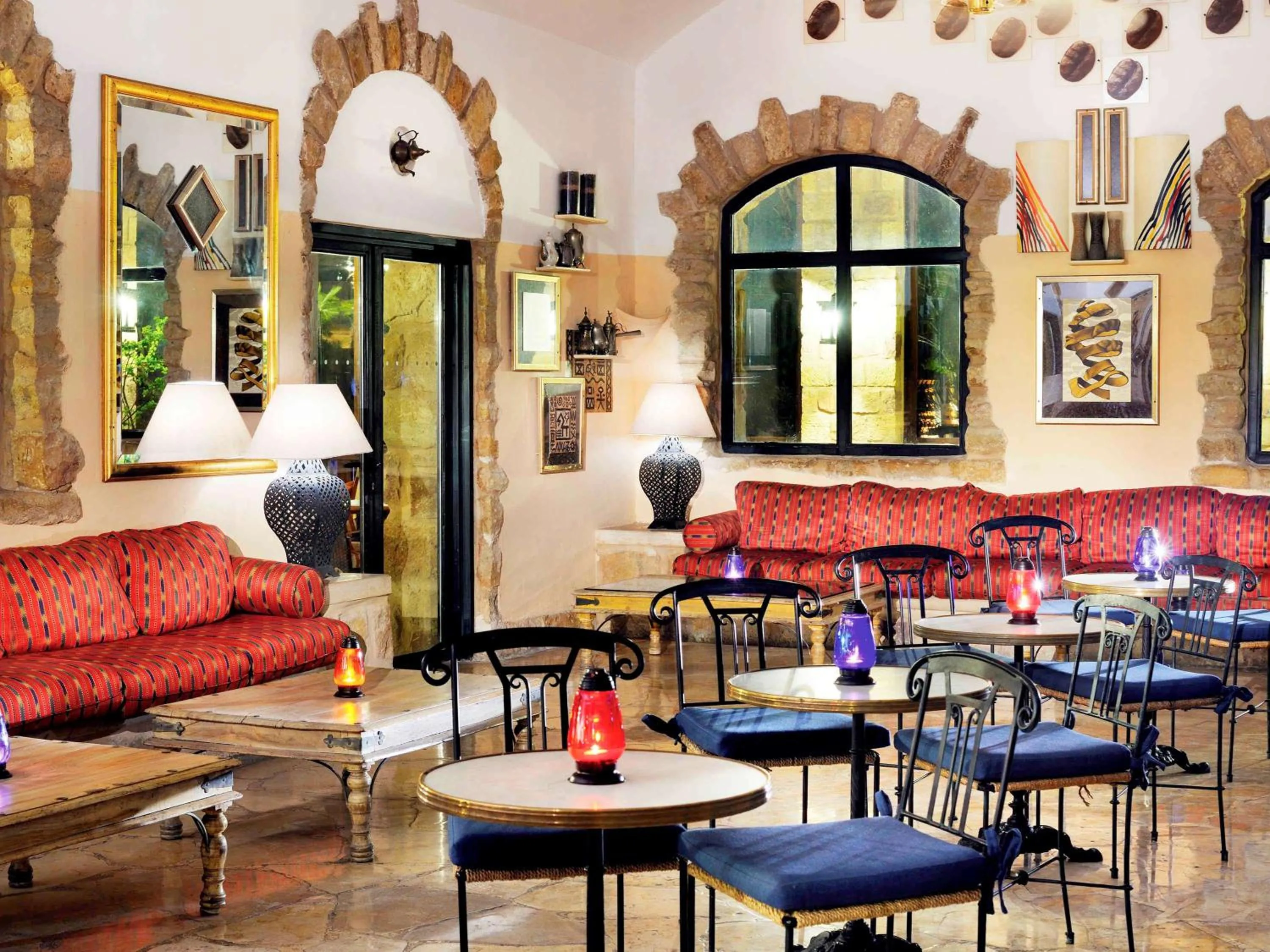 Lounge or bar in Mövenpick Resort & Spa Dead Sea