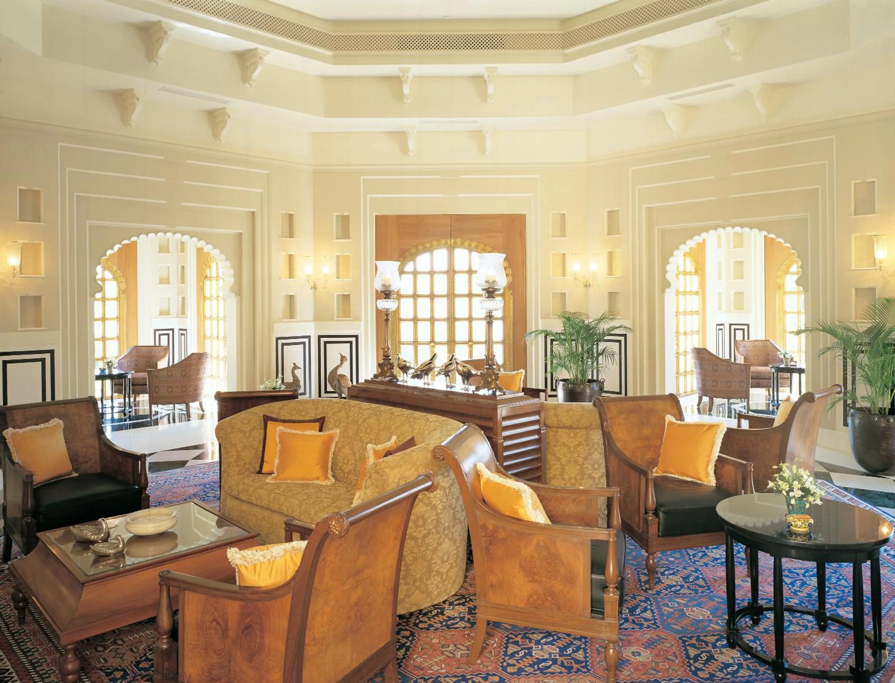 Lounge or bar in The Oberoi Udaivilas Udaipur