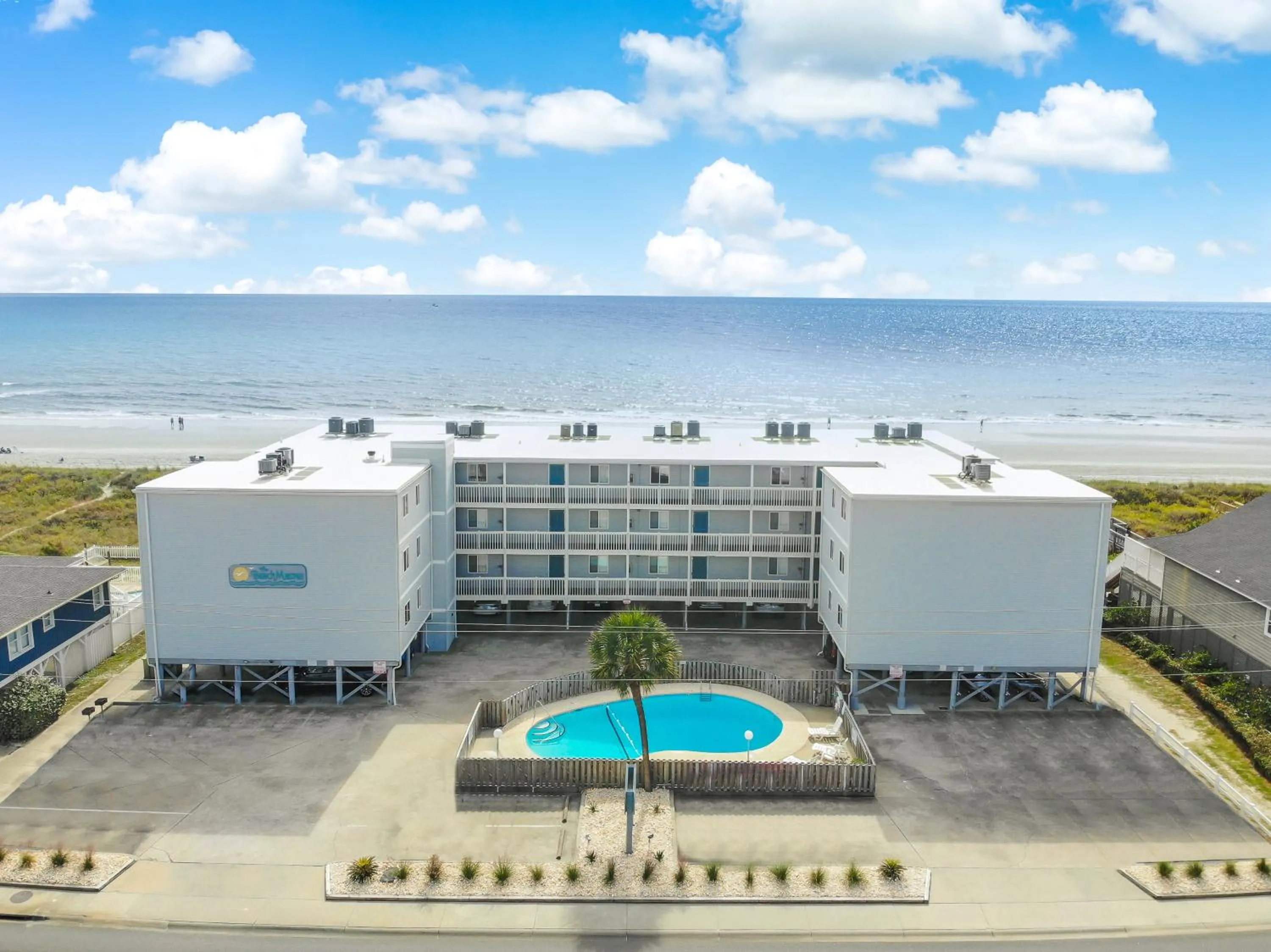 2BR, 2Bath condo Oceanfront Getaway with pool