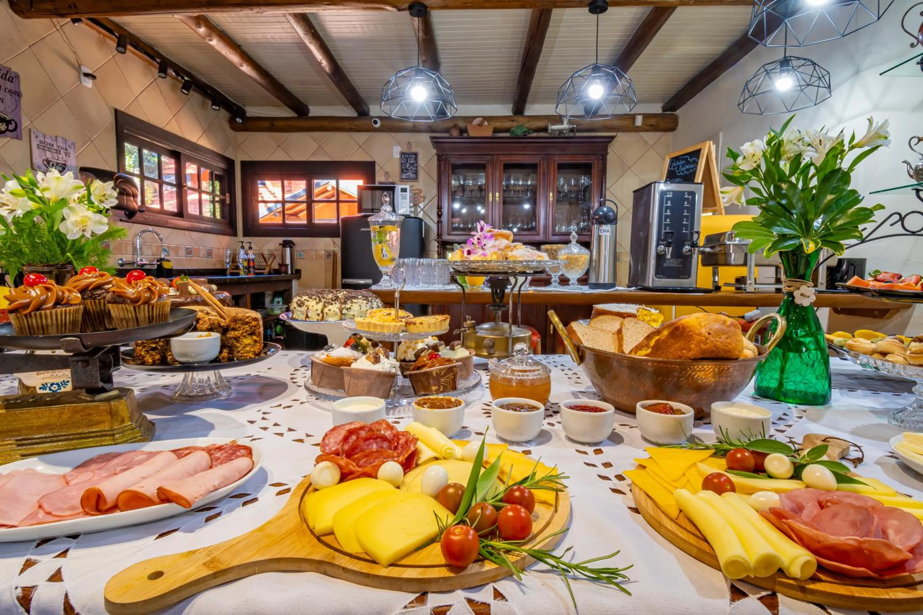 Breakfast in Pousada Vila 505