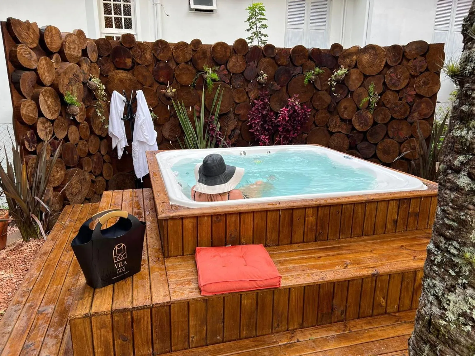 Hot Tub in Pousada Vila 505