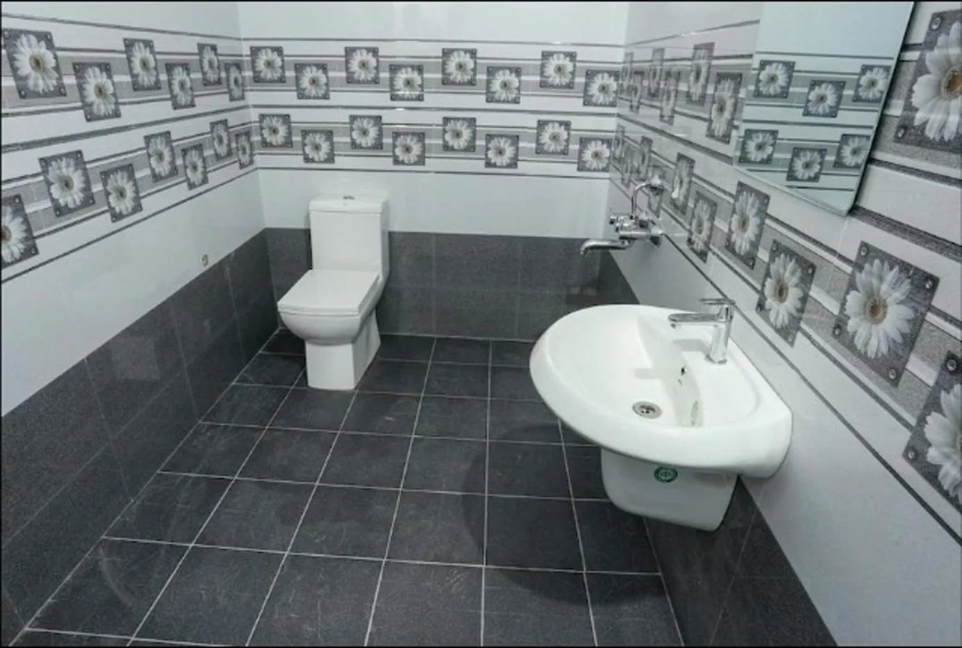 Bathroom in Green Cove Munnar