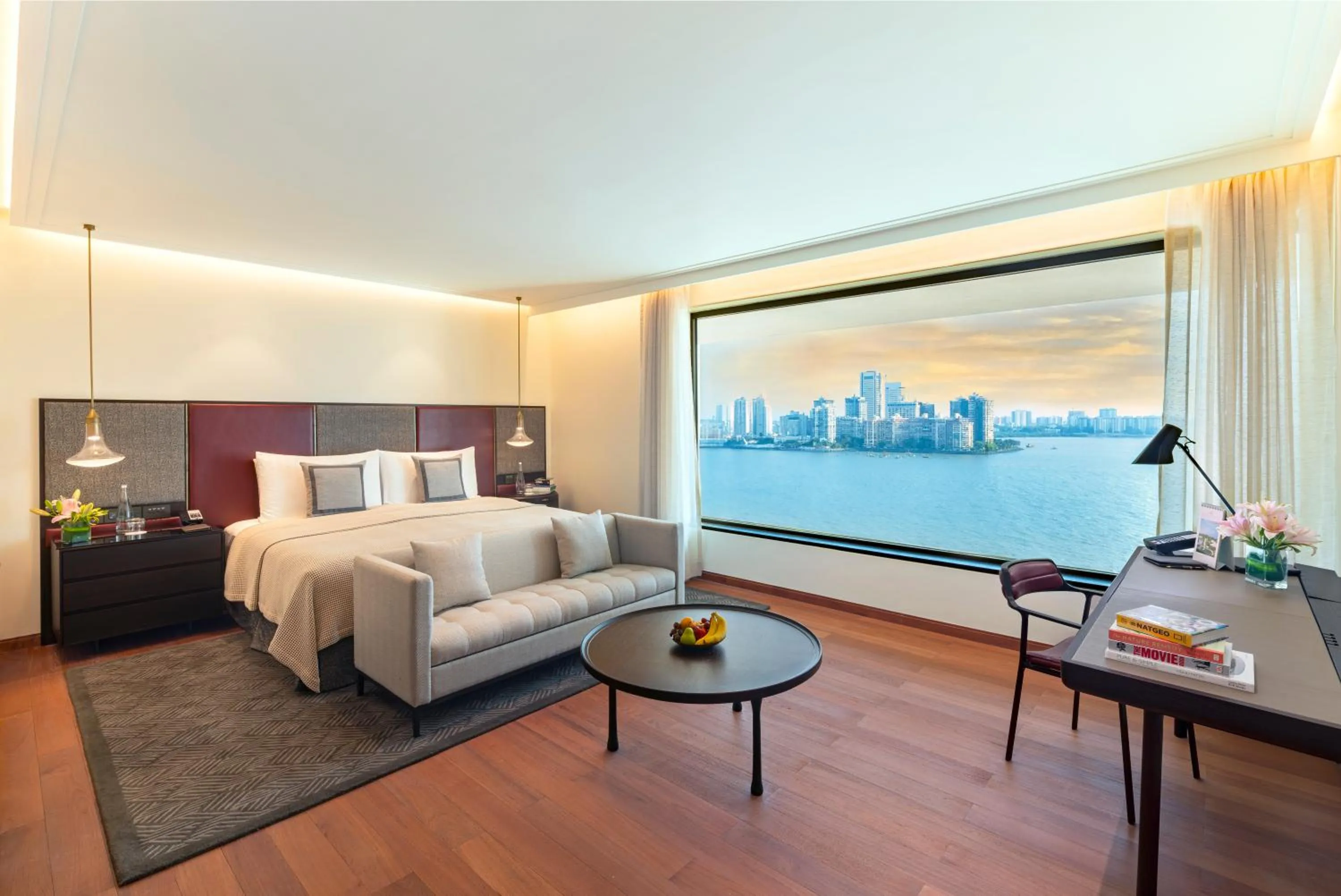 Bed in The Oberoi Mumbai