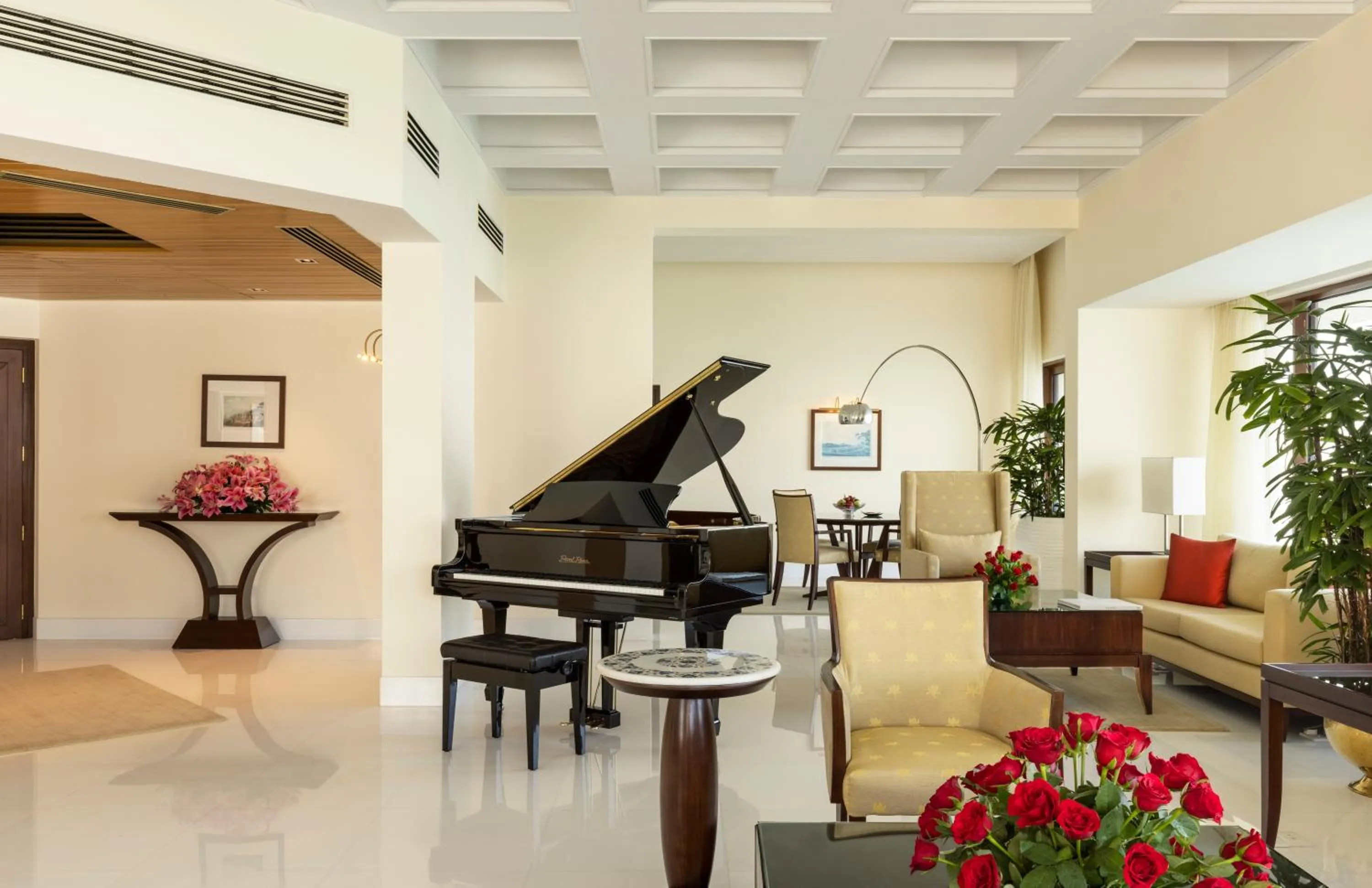 Living room in The Oberoi Mumbai