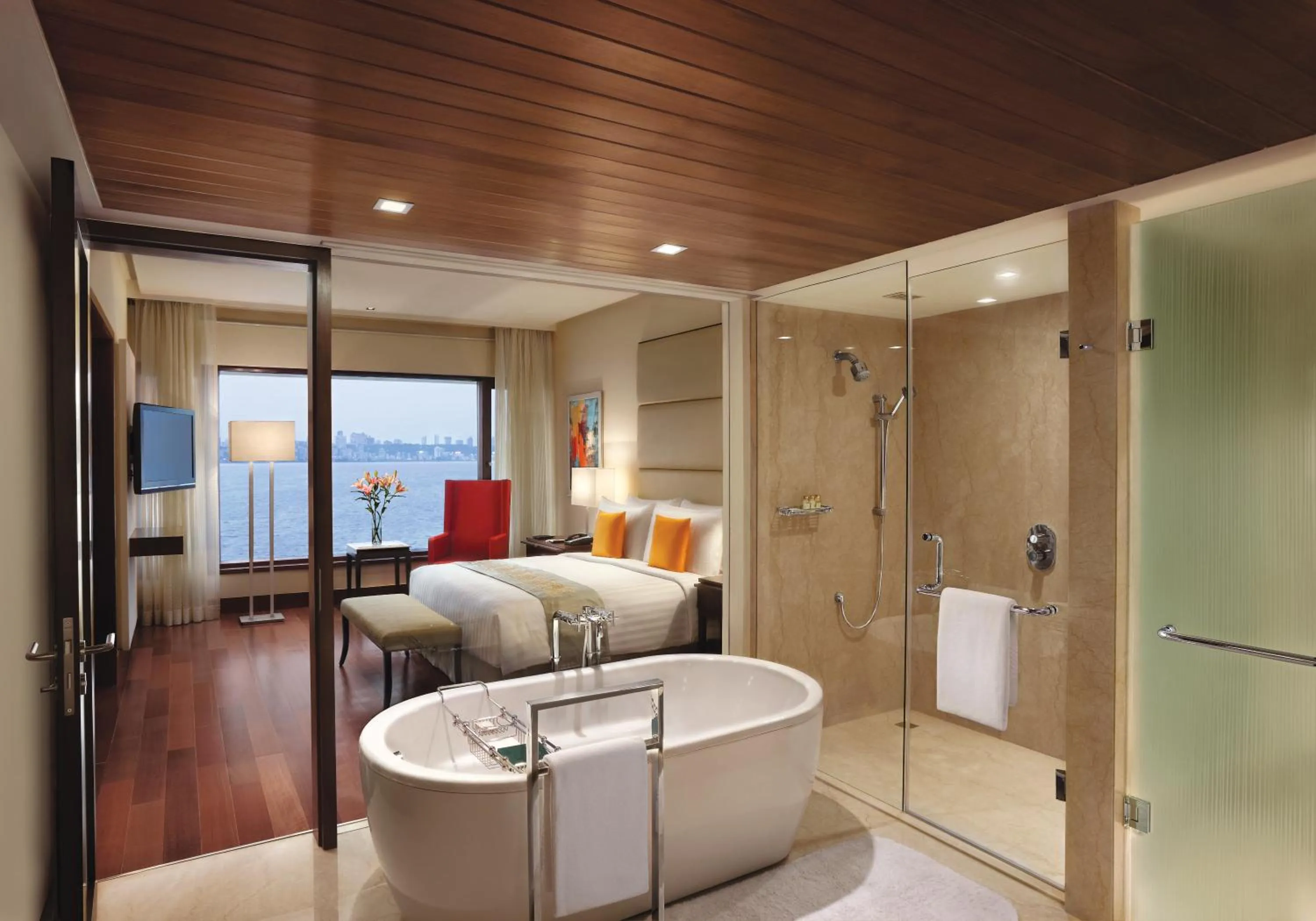 Bathroom, Bed in The Oberoi Mumbai