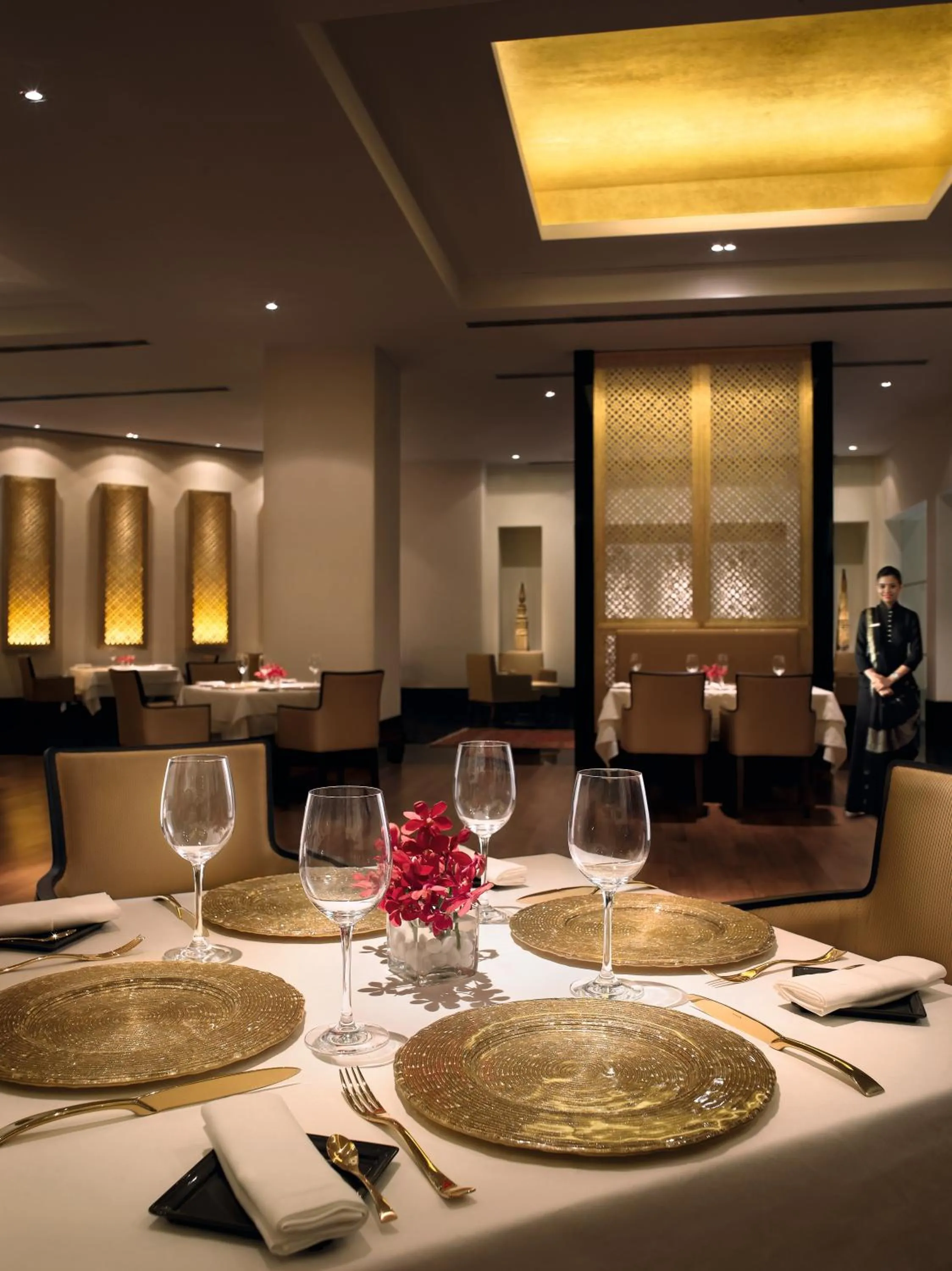 Restaurant/places to eat in The Oberoi Mumbai
