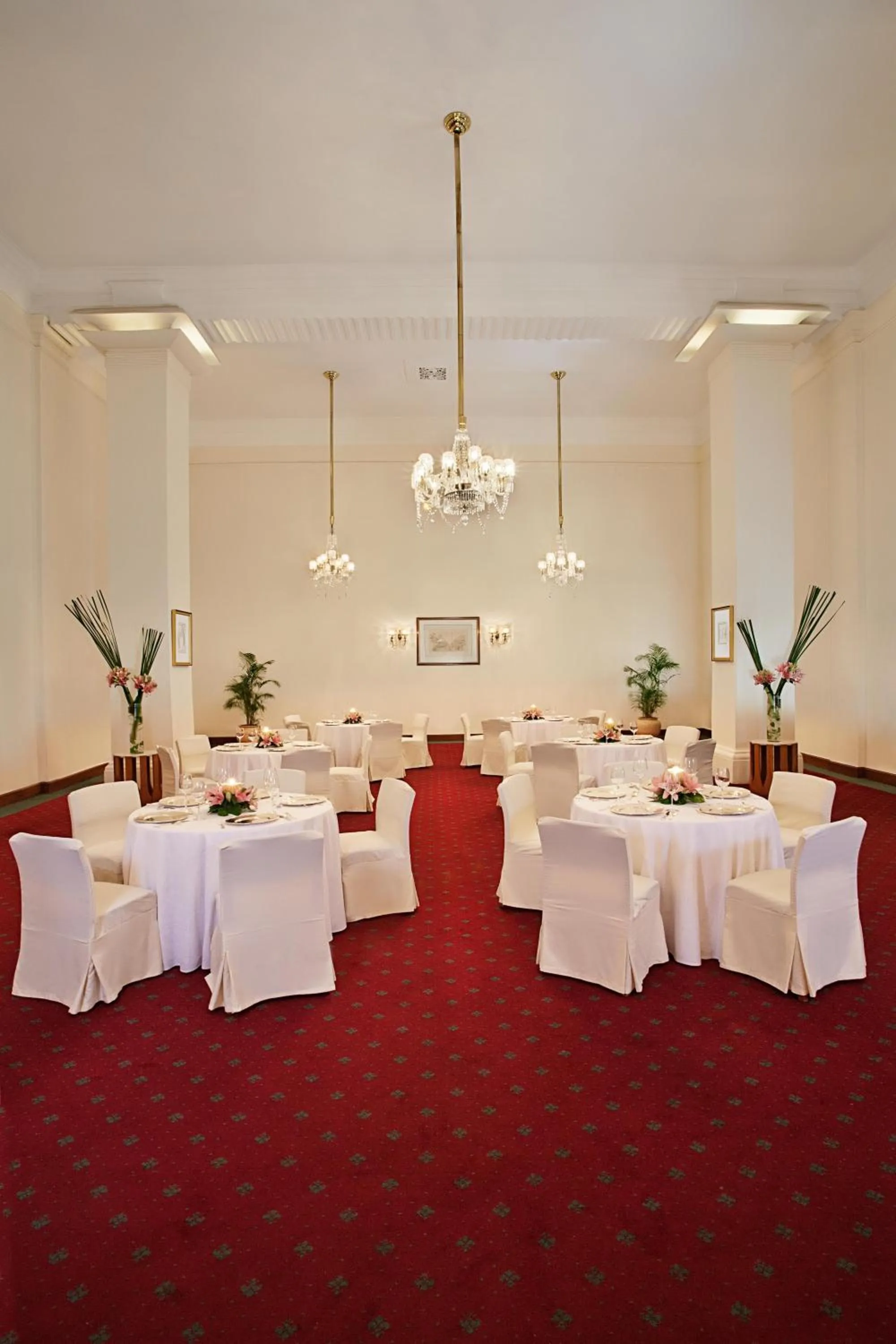 Banquet/Function facilities in Maidens Hotel New Delhi