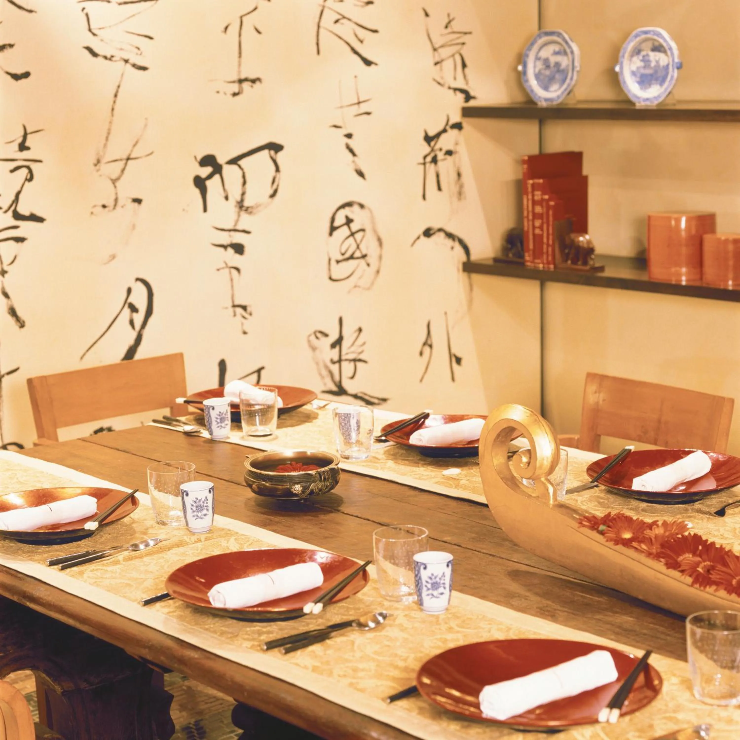 Restaurant/places to eat in Trident Nariman Point