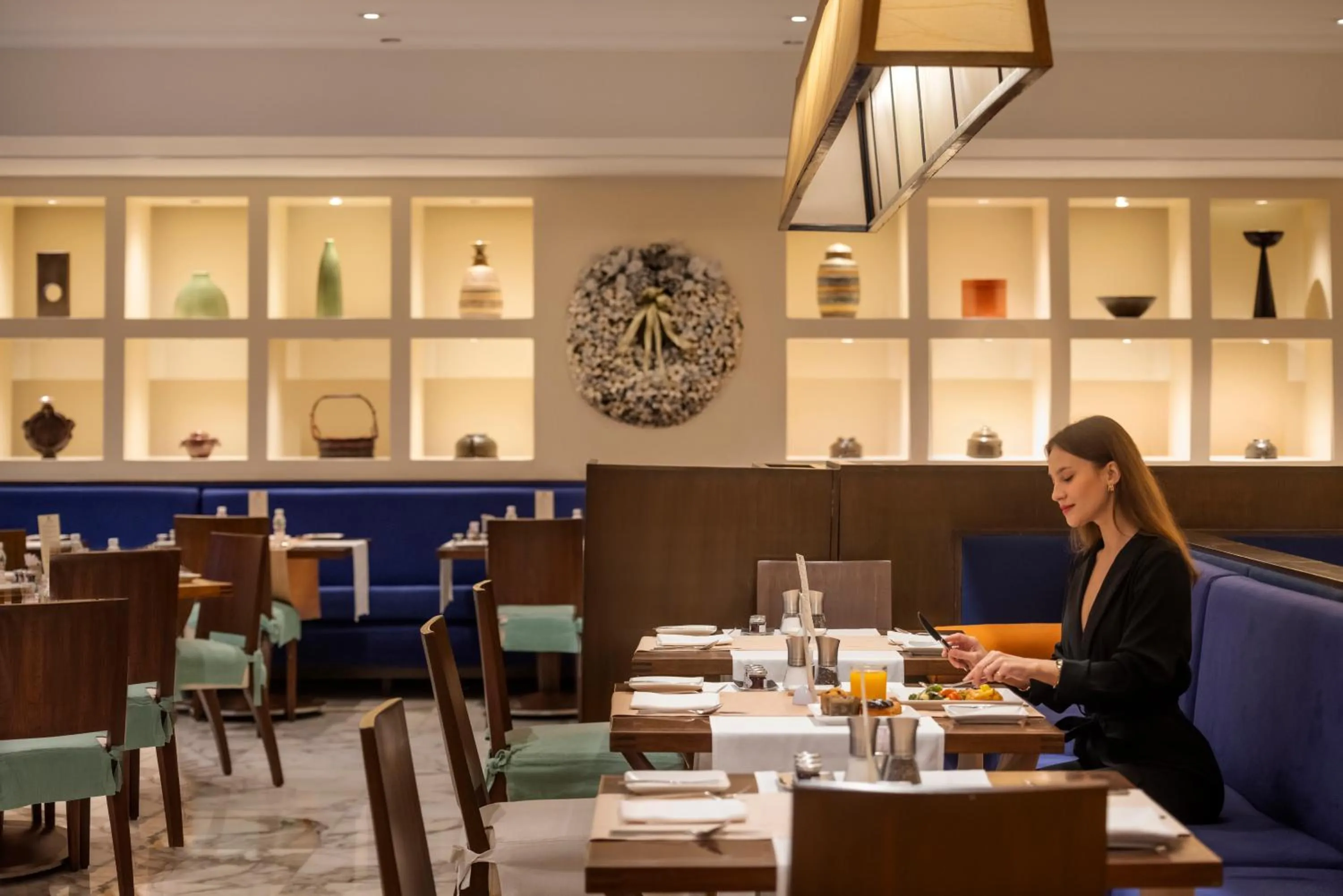 Restaurant/places to eat in Trident Nariman Point