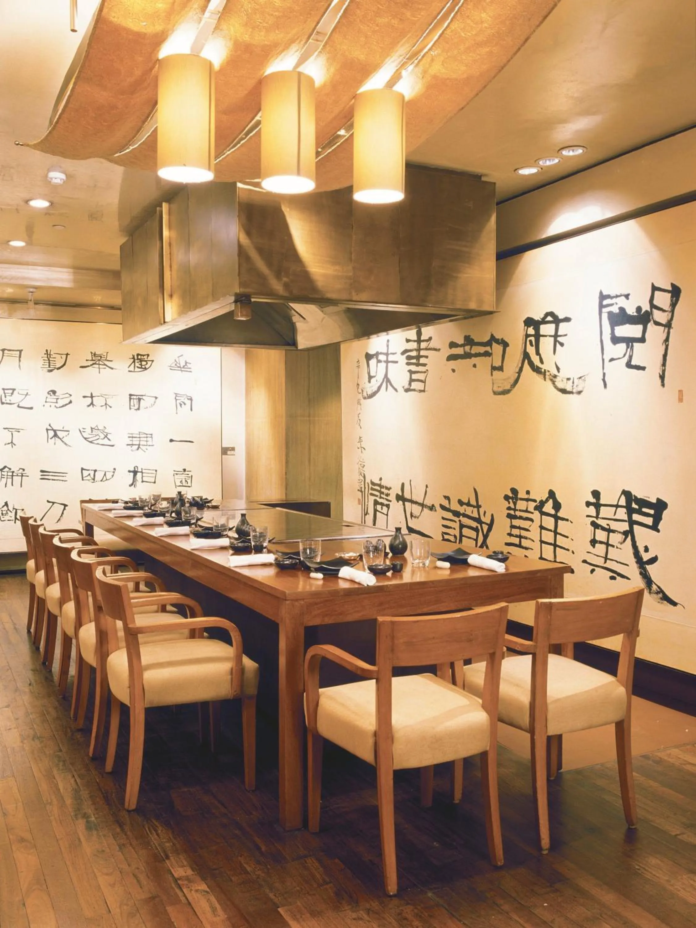 Restaurant/places to eat in Trident Nariman Point