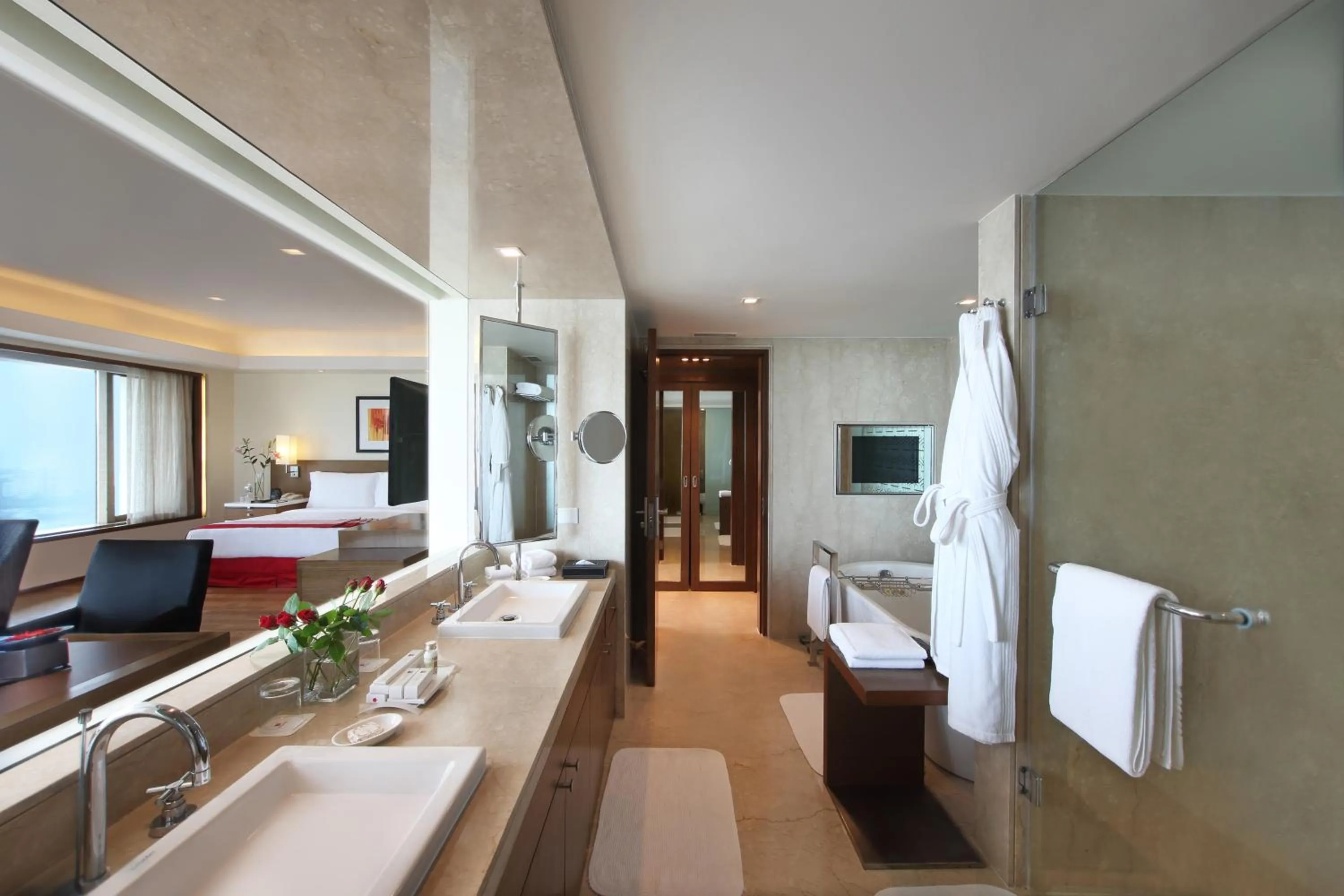 Bathroom, Bed in Trident Nariman Point