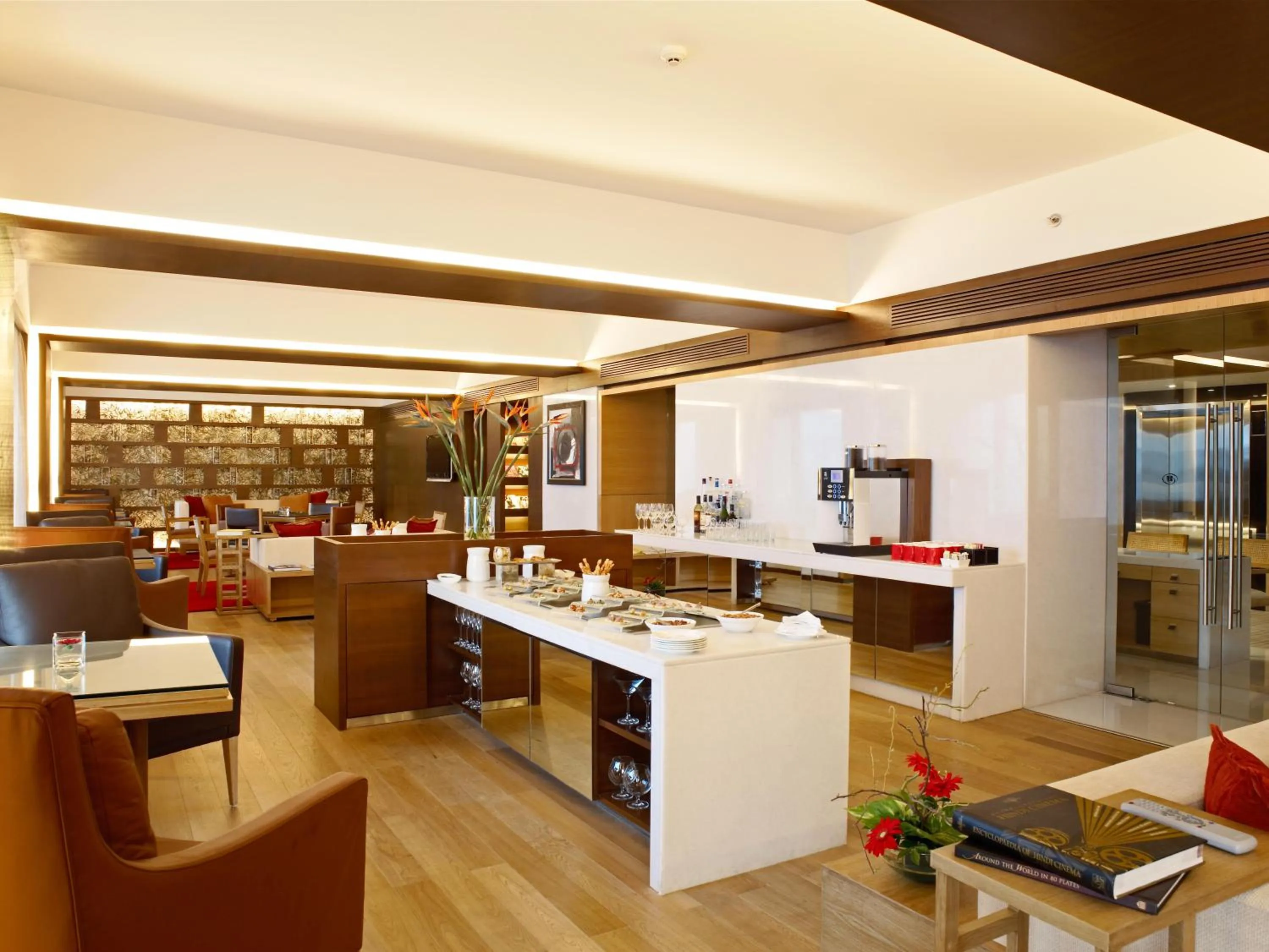 Restaurant/places to eat in Trident Nariman Point