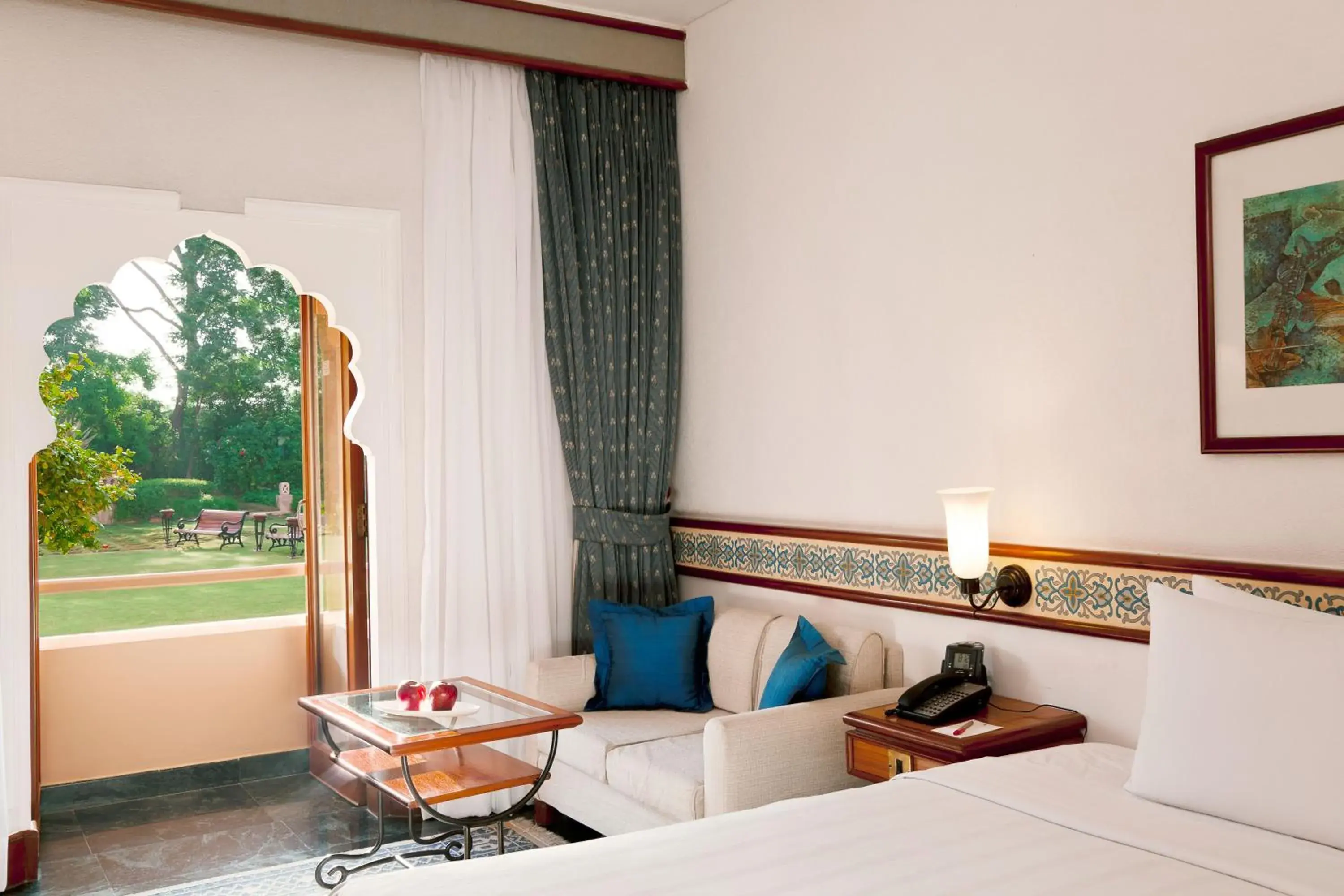 Deluxe Garden View Room With Balcony in Trident Jaipur Deluxe Garden View Room With Balcony in Trident Jaipur