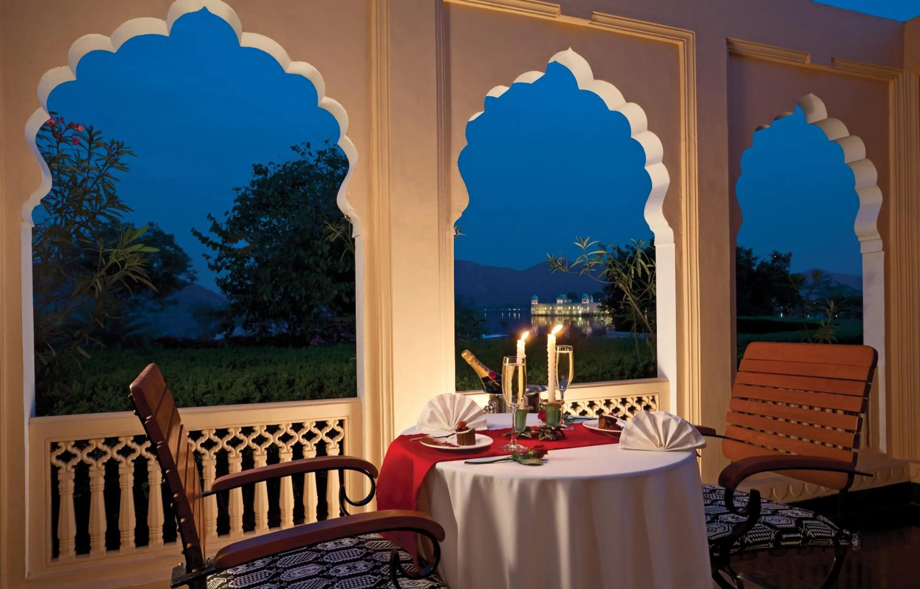 Restaurant/places to eat in Trident Jaipur