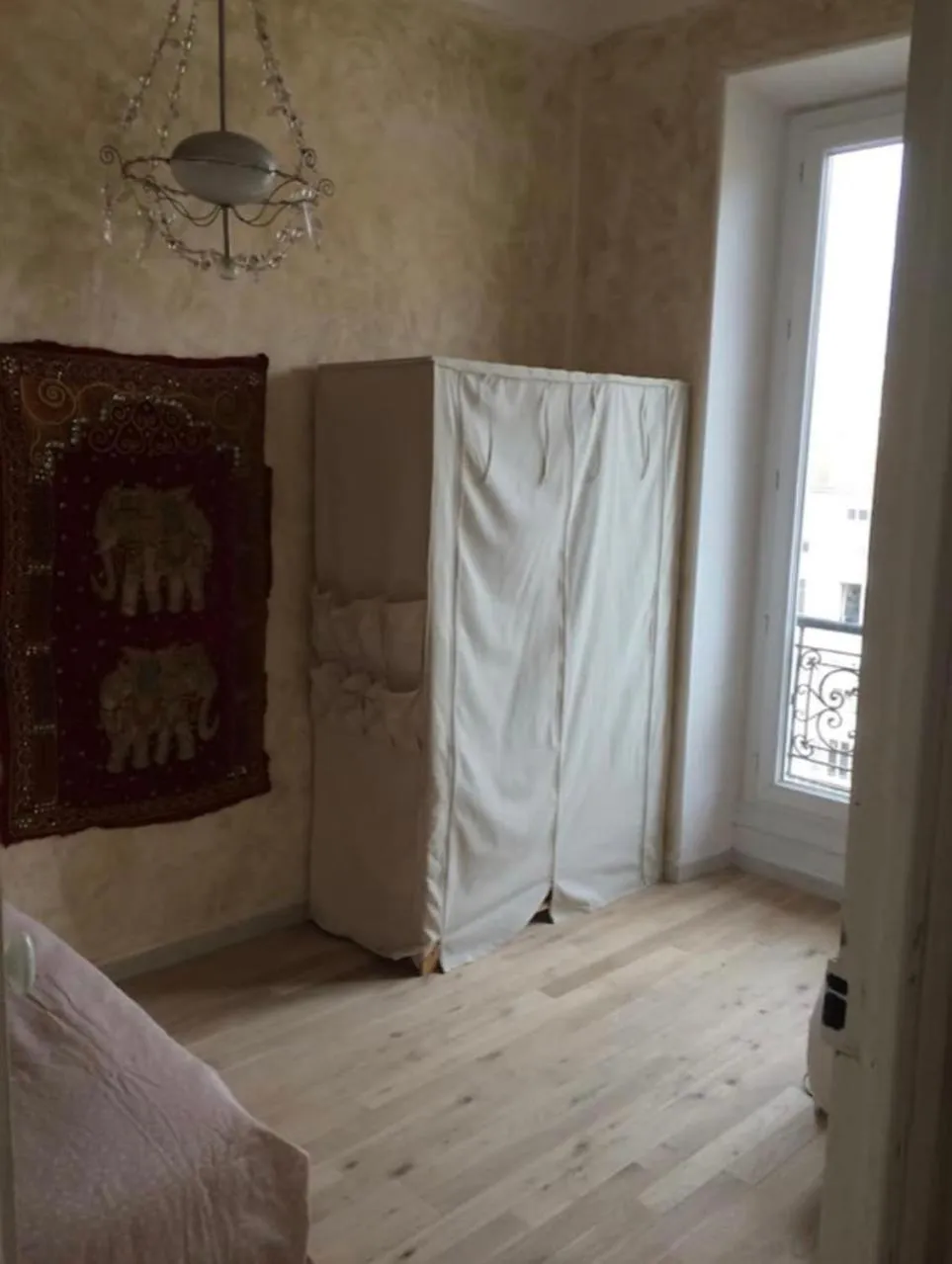 Bed in Great and light private room in the heart of Nice