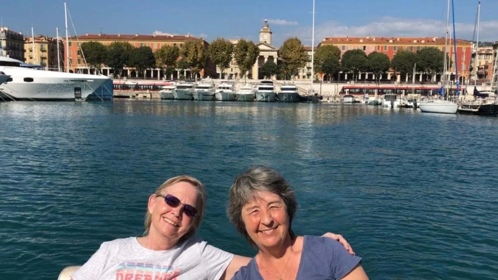 Great and light private room in the heart of Nice