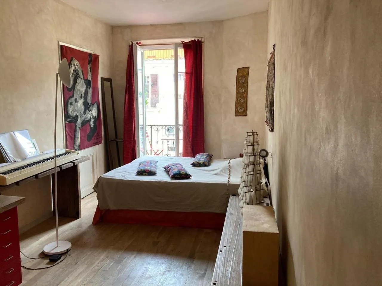Bed in Great and light private room in the heart of Nice