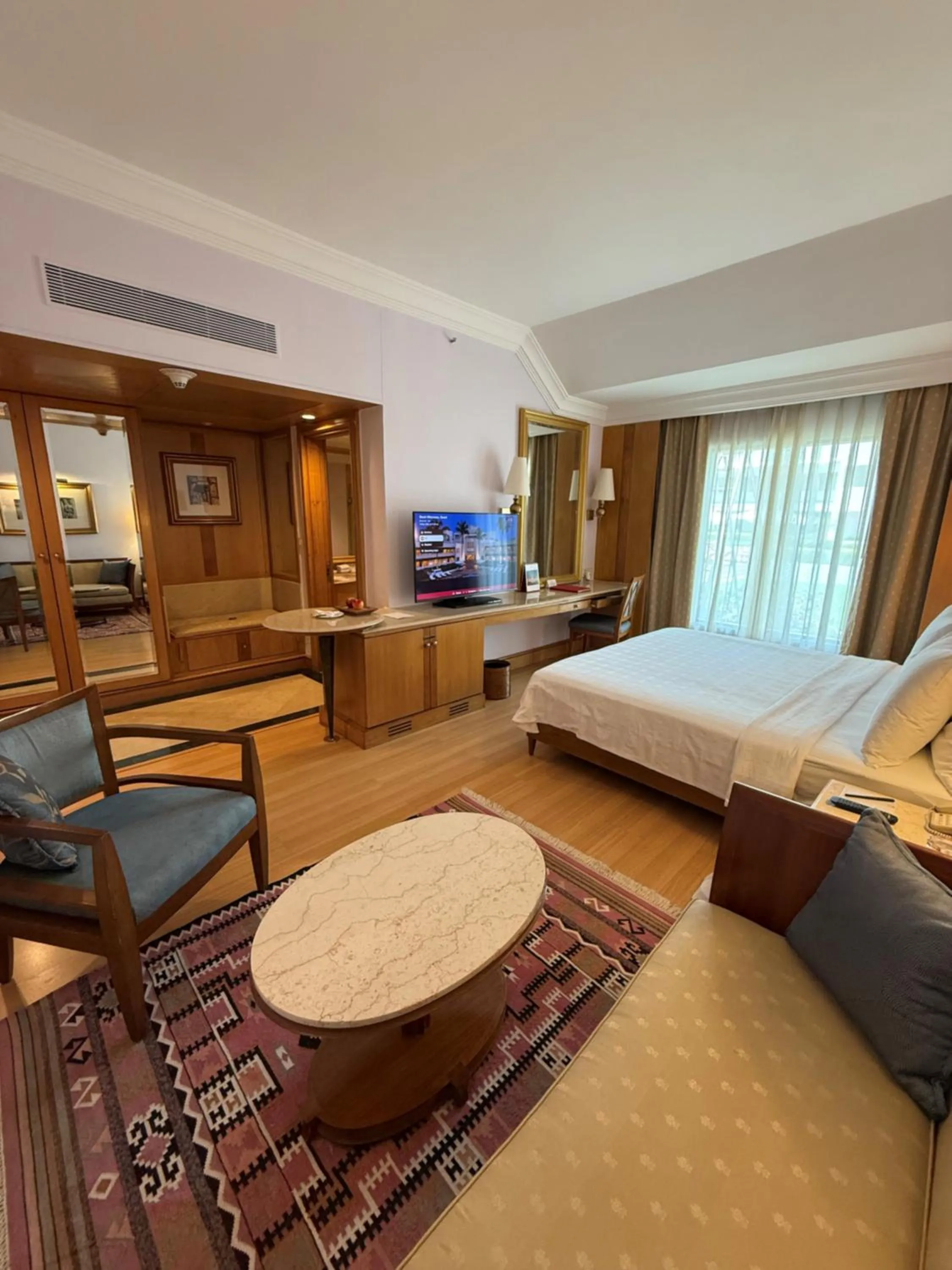 Photo of the whole room, Bed in Trident Bhubaneswar