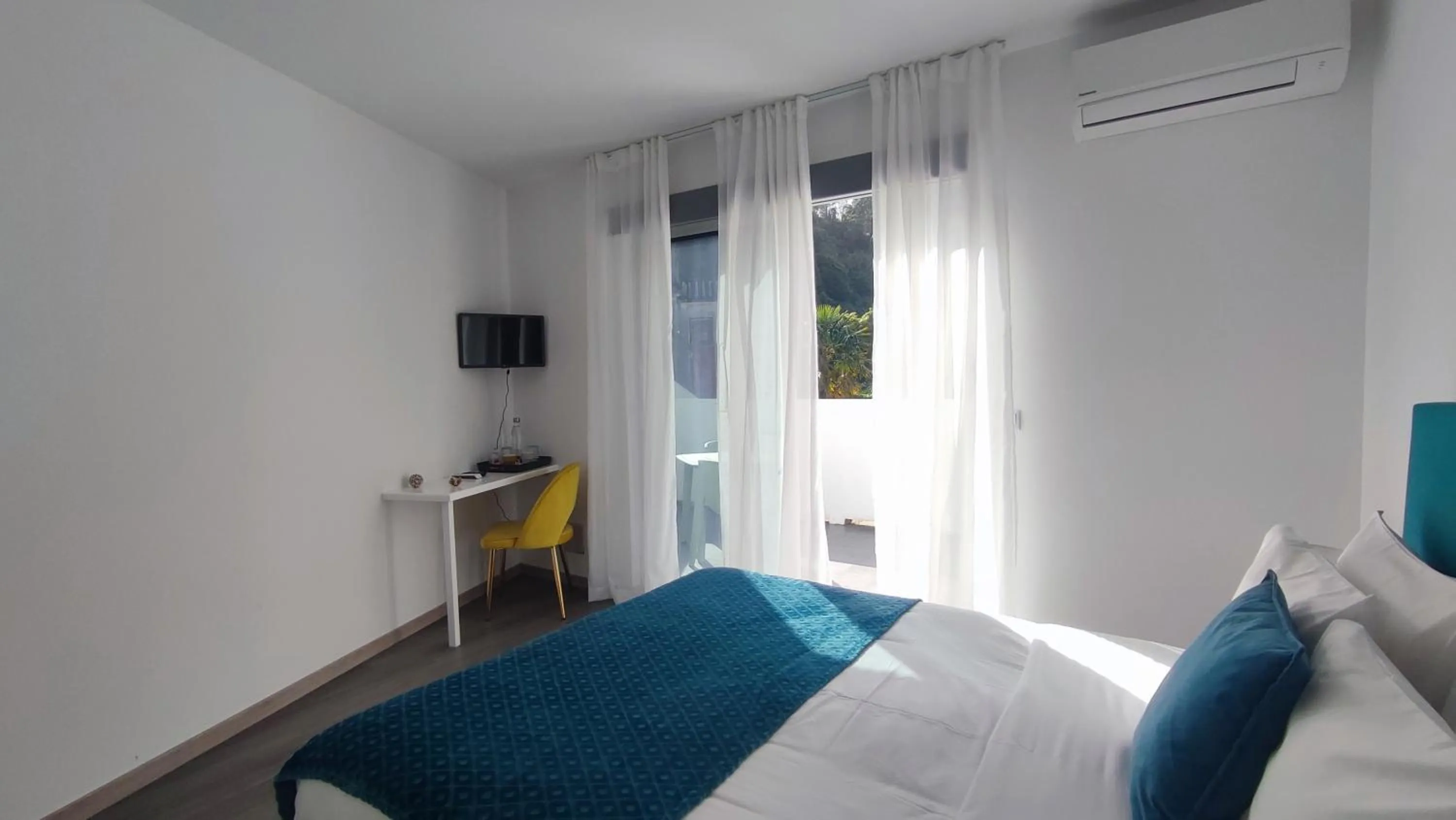 Bed in Atlantic 3 Bicas - Furnas