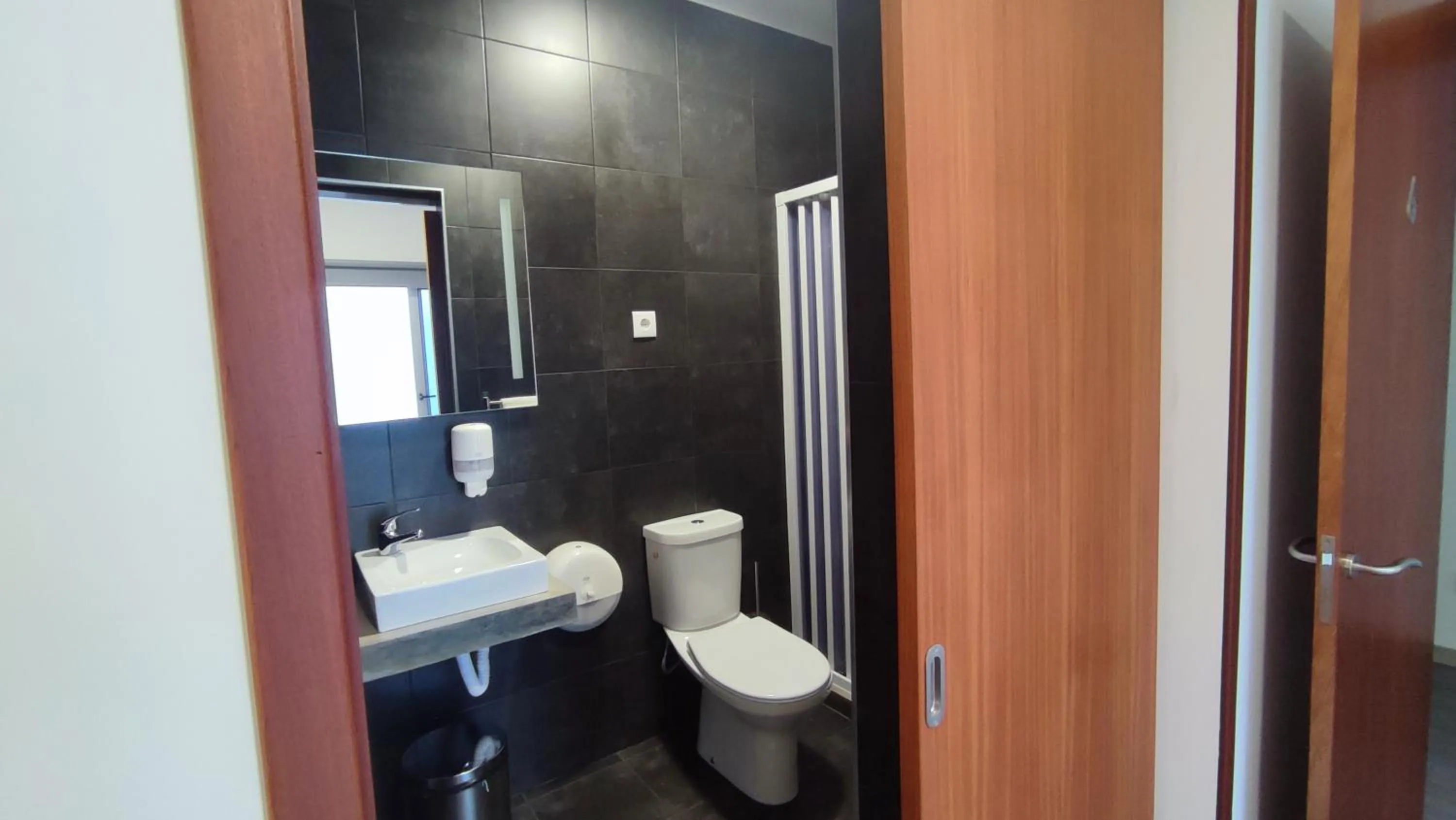 Bathroom in Atlantic 3 Bicas - Furnas