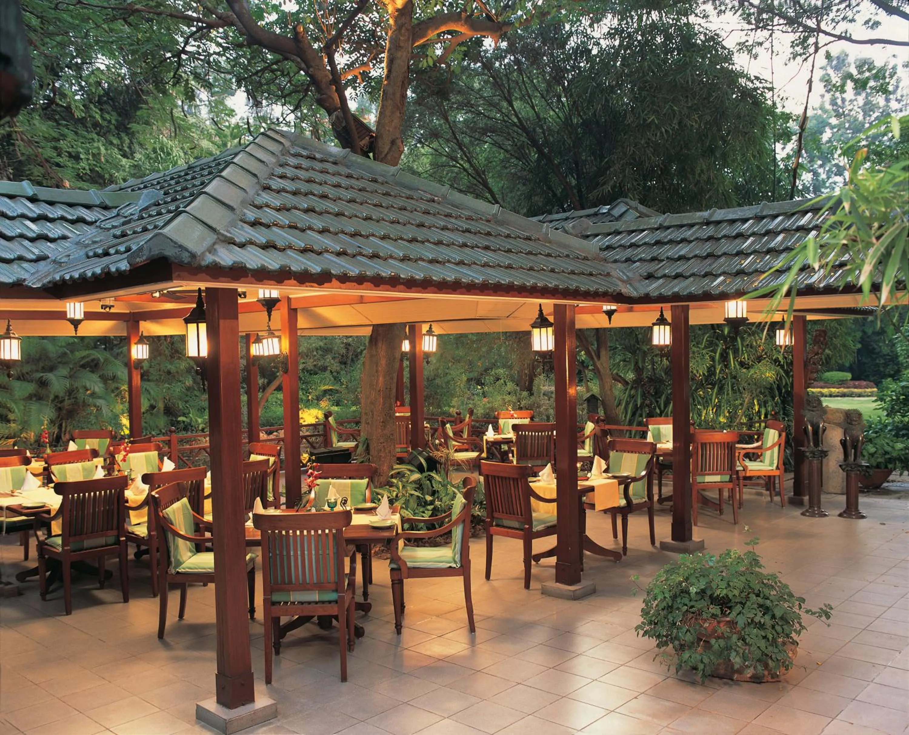 Restaurant/places to eat in The Oberoi Bengaluru