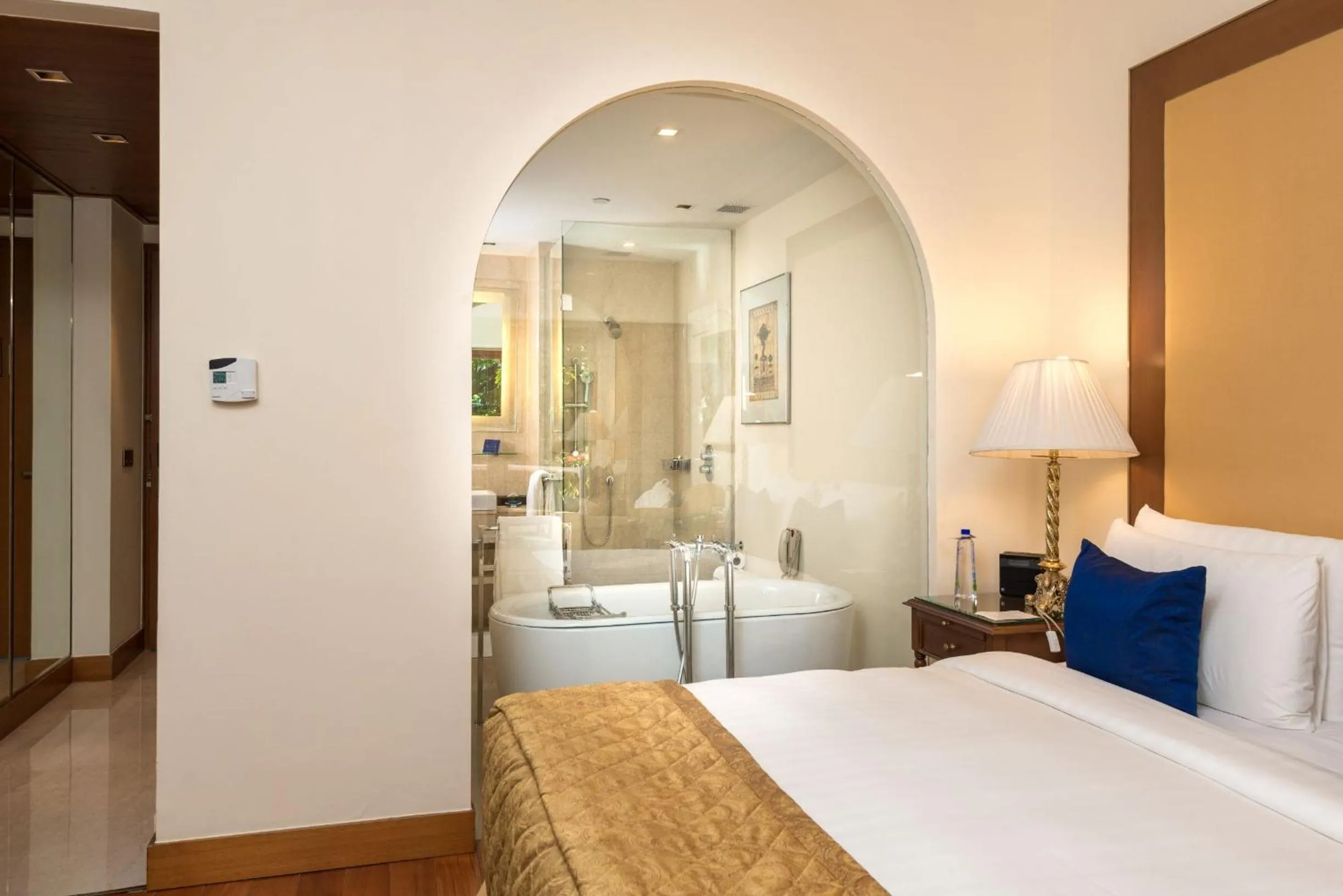 Bathroom, Bed in The Oberoi Bengaluru