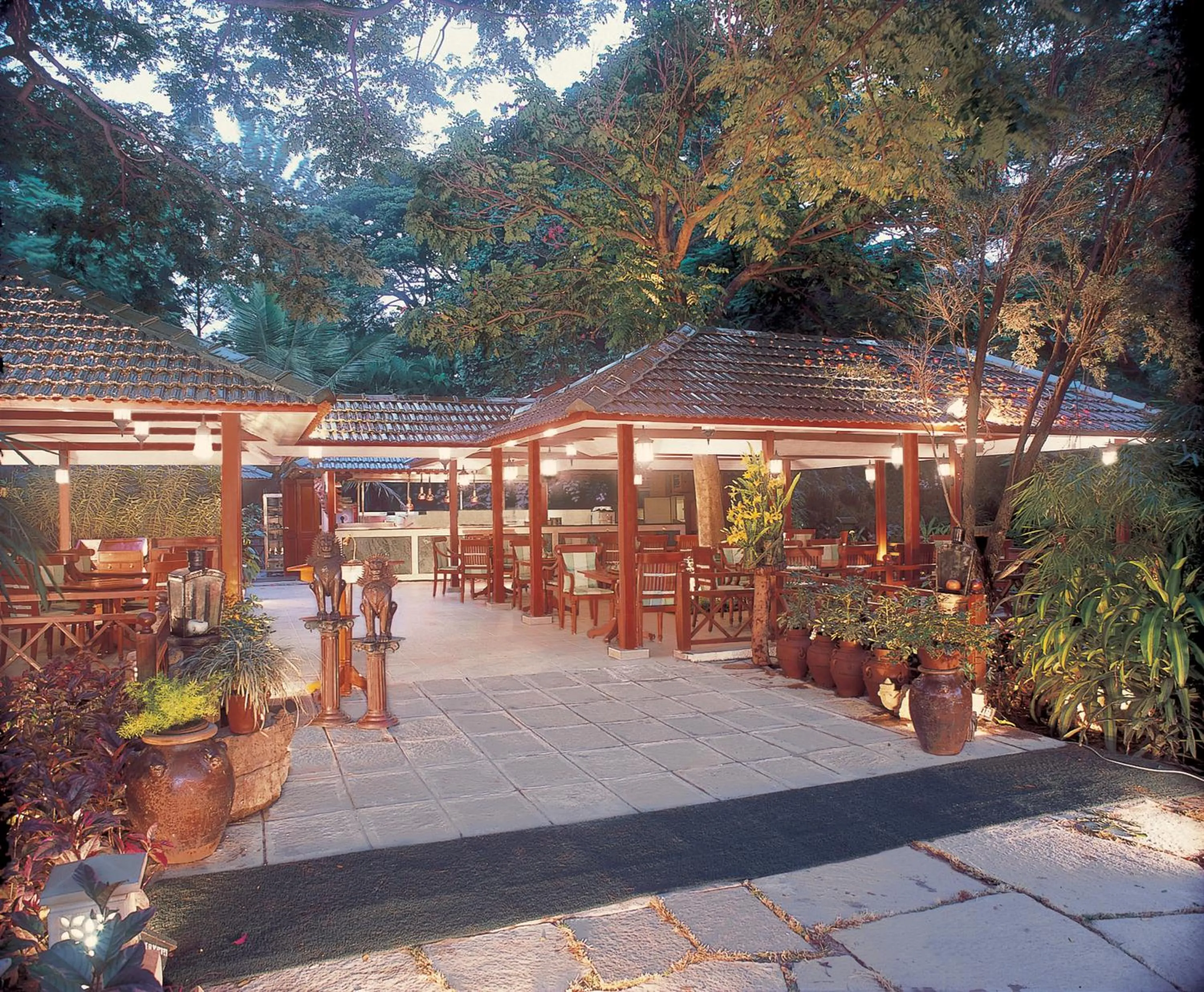 Restaurant/places to eat in The Oberoi Bengaluru