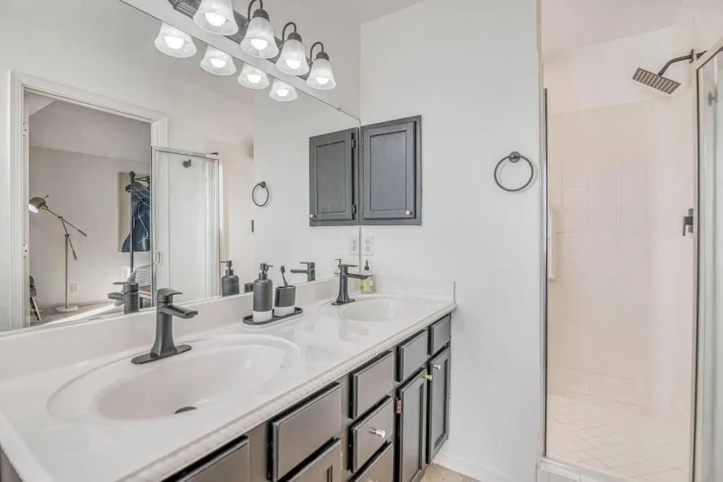 Shower in Casa Del Sol