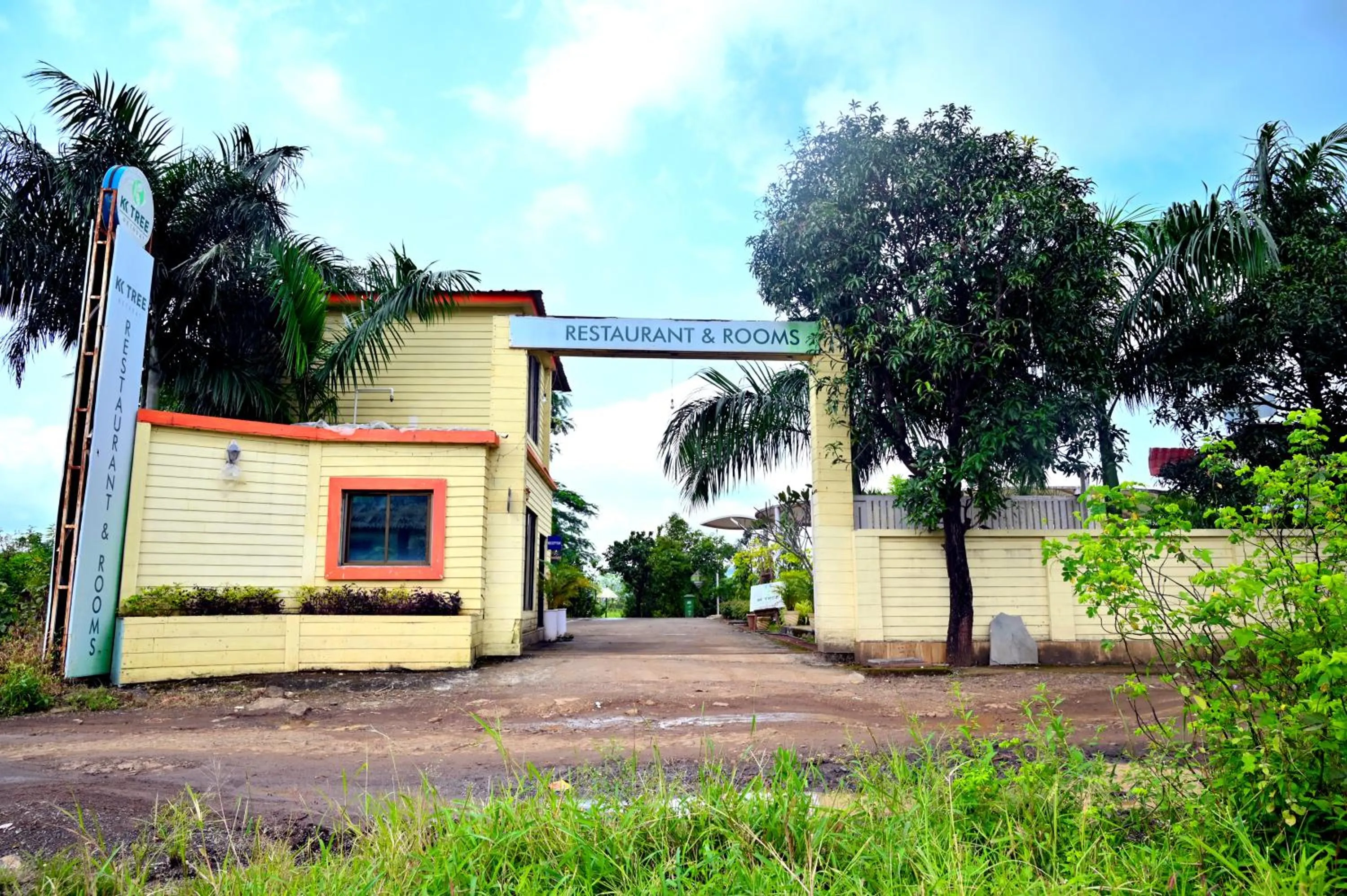 Facade/entrance in KK Tree Retreat Igatpuri