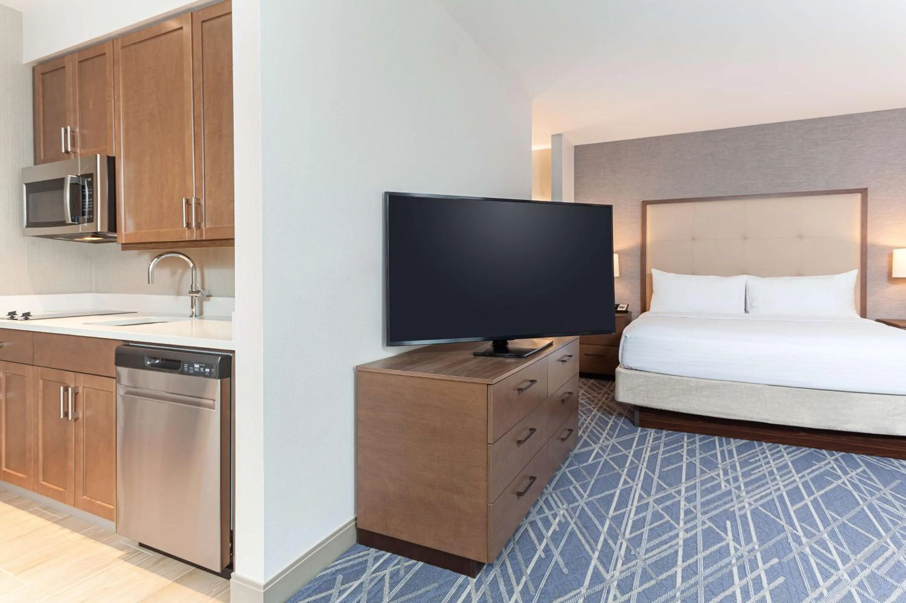 Kitchen or kitchenette, Bed in Homewood Suites By Hilton Broomfield Boulder
