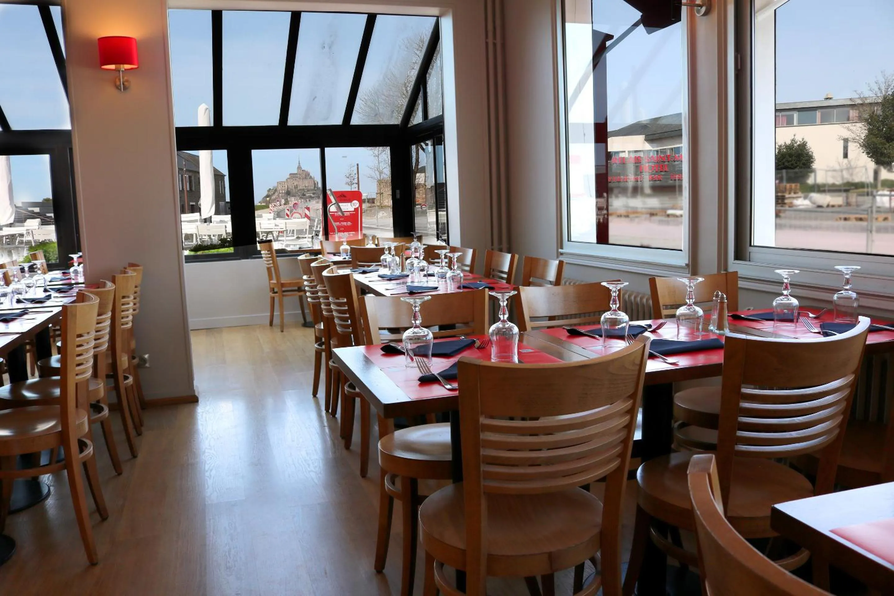 Restaurant/Places to Eat in Hotel De La Digue