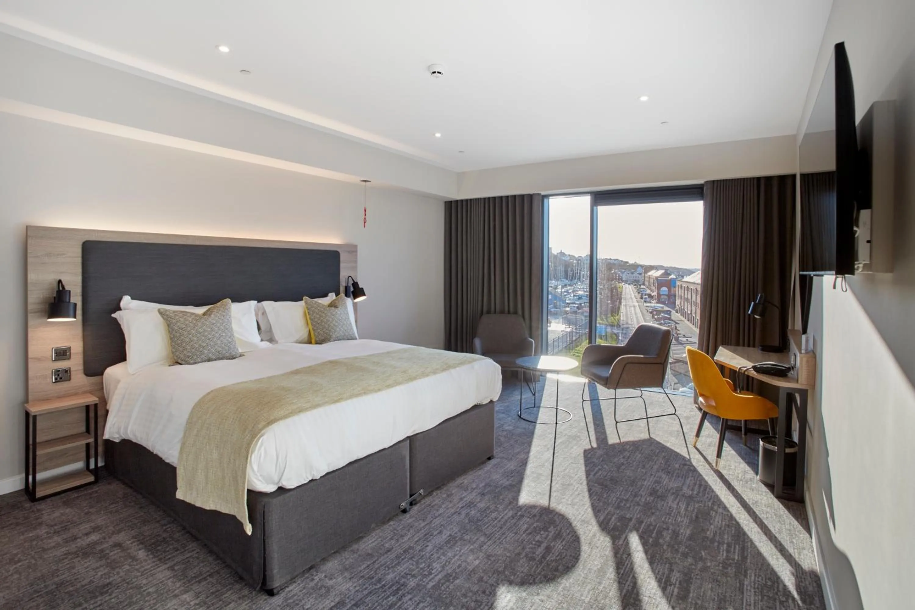 Bedroom, Bed in Tŷ Milford Waterfront