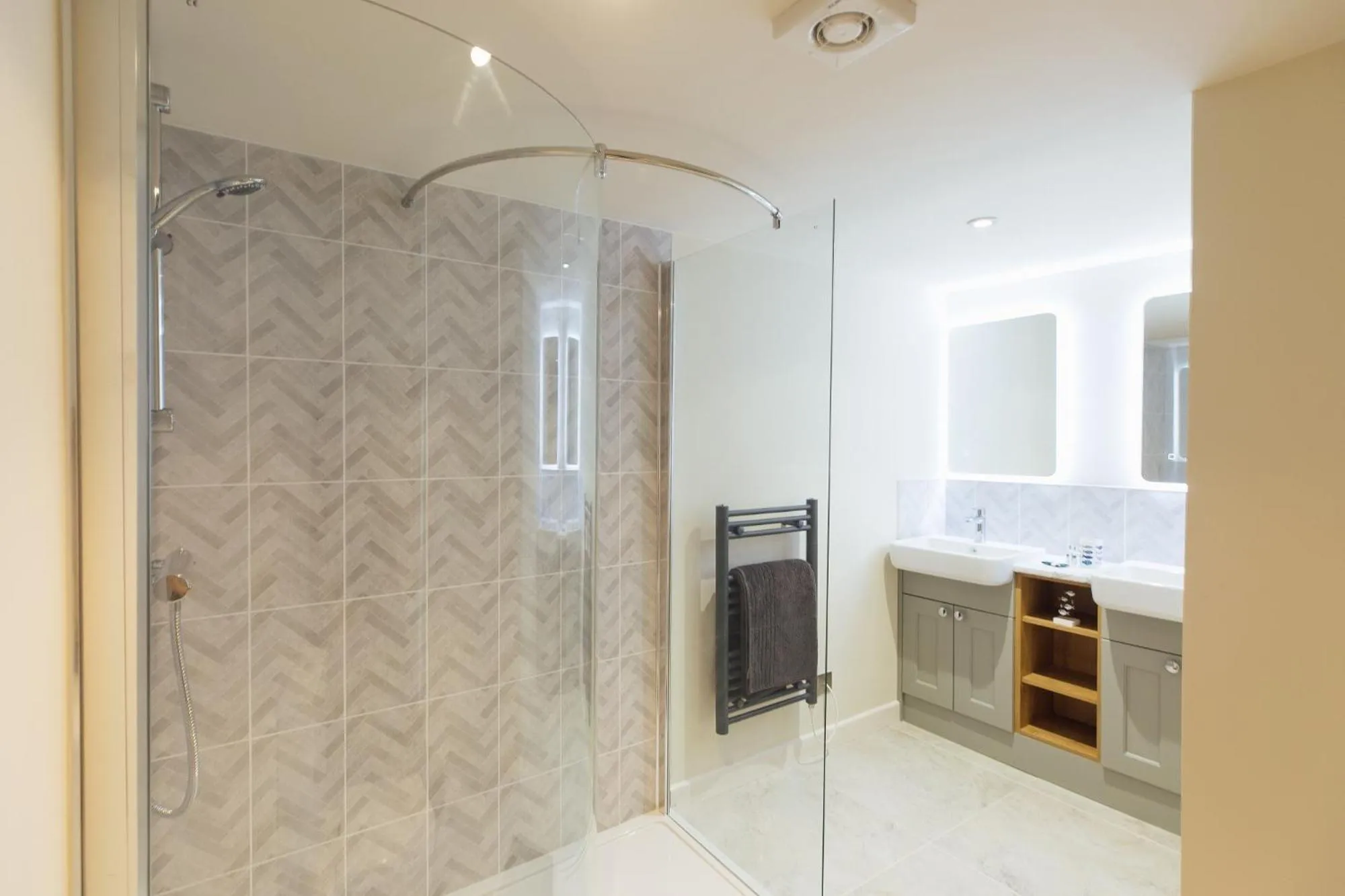 Bathroom in Tŷ Milford Waterfront