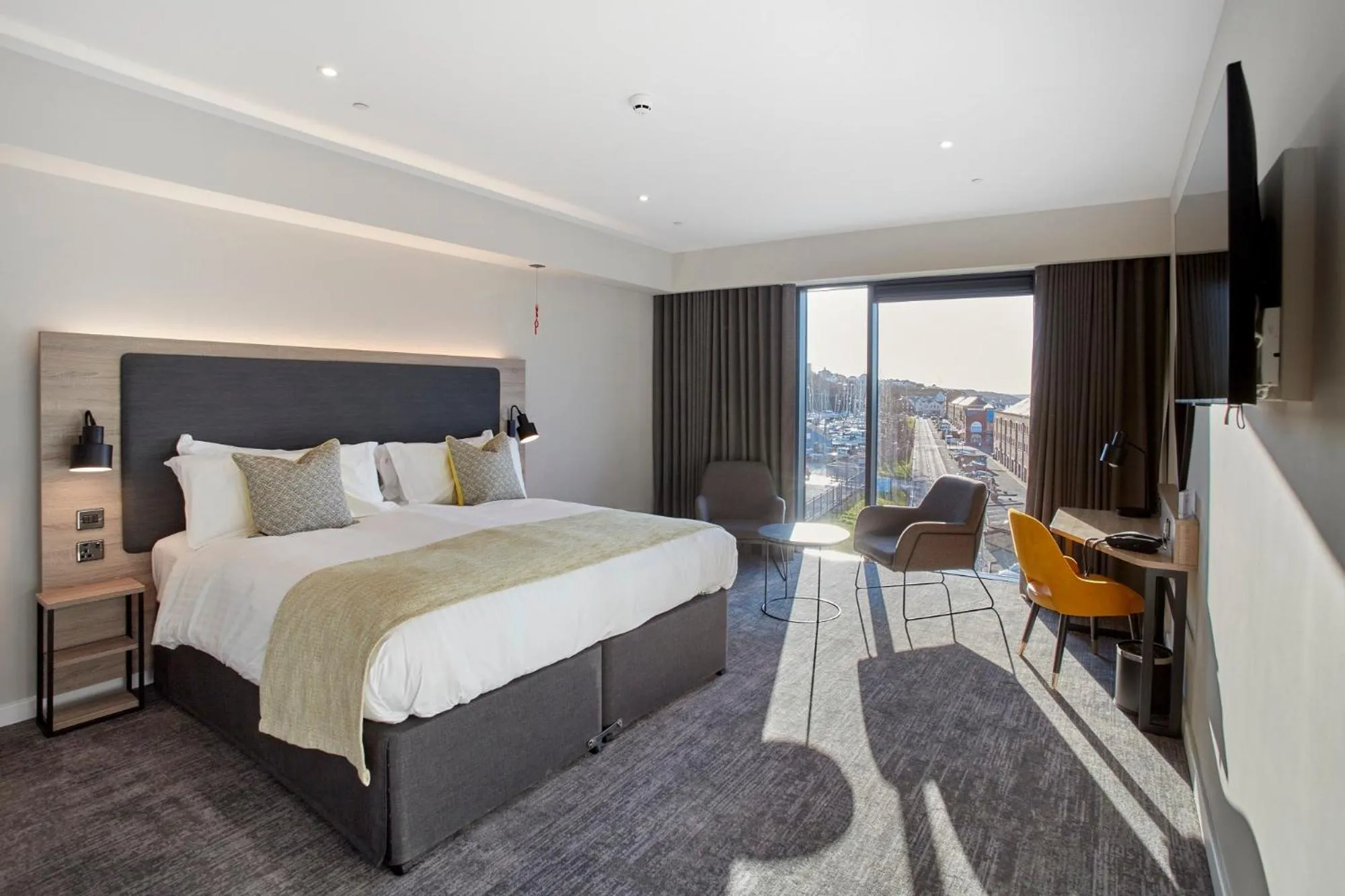 Bedroom, Bed in Tŷ Milford Waterfront