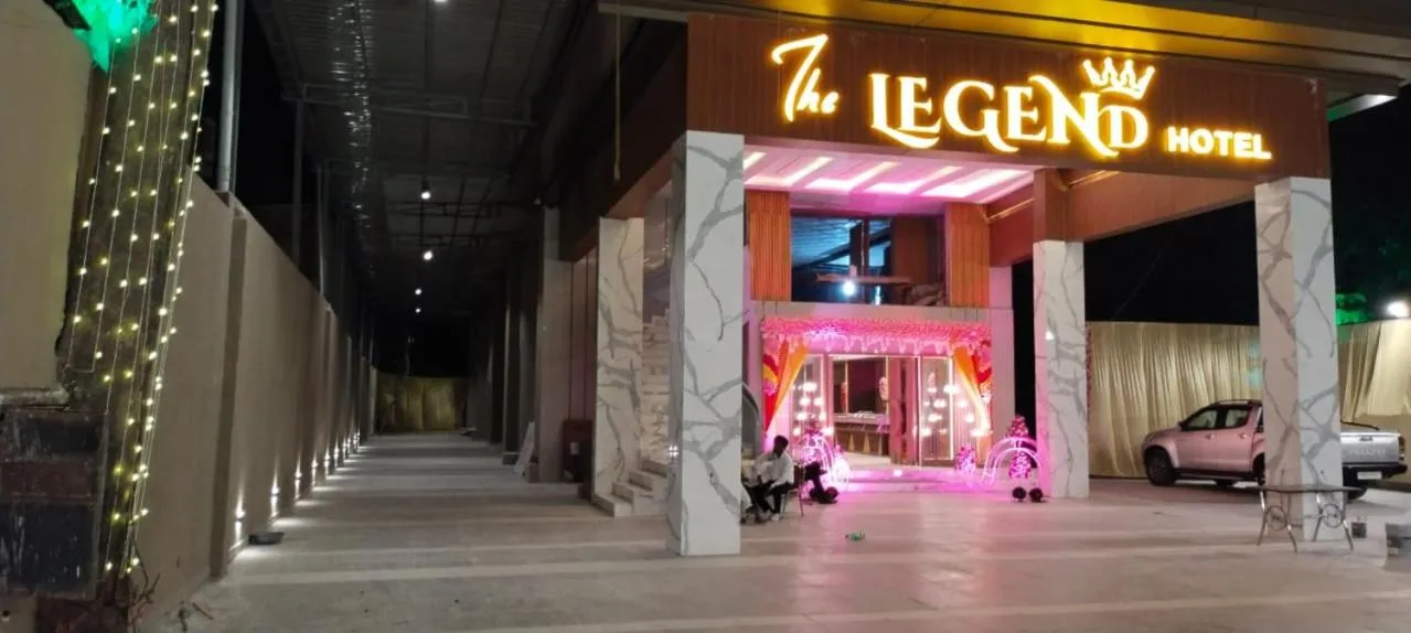 Facade/entrance in Hotel The Legend
