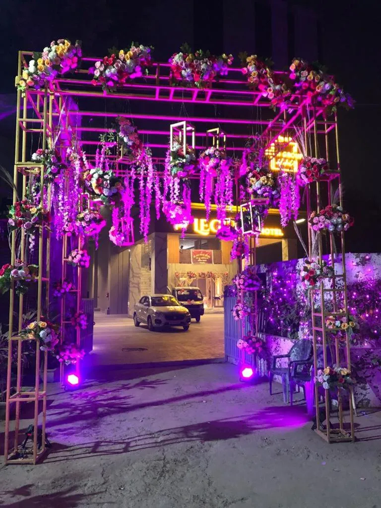 Facade/entrance in Hotel The Legend