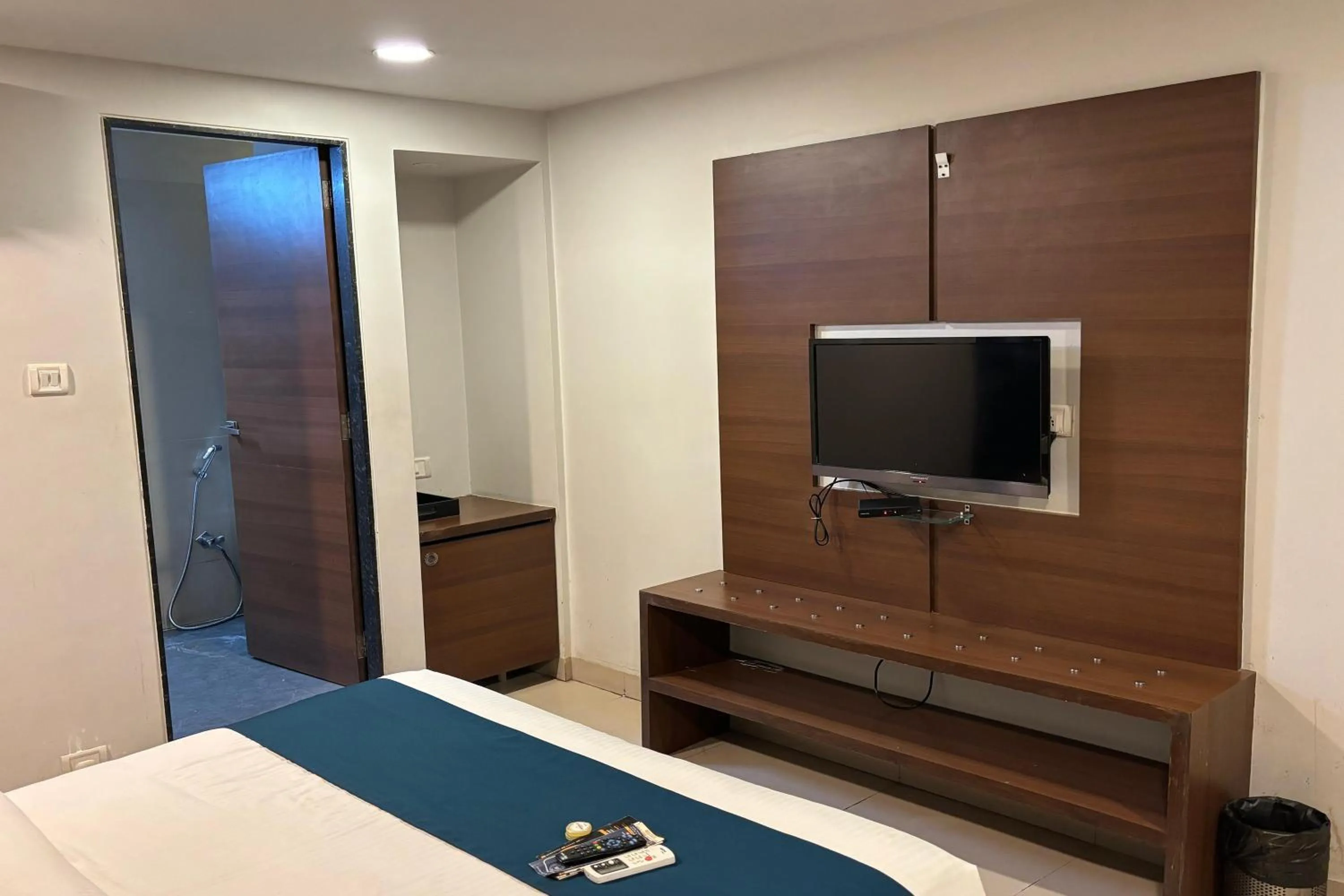 Bed in Hotel Concord Galaxy