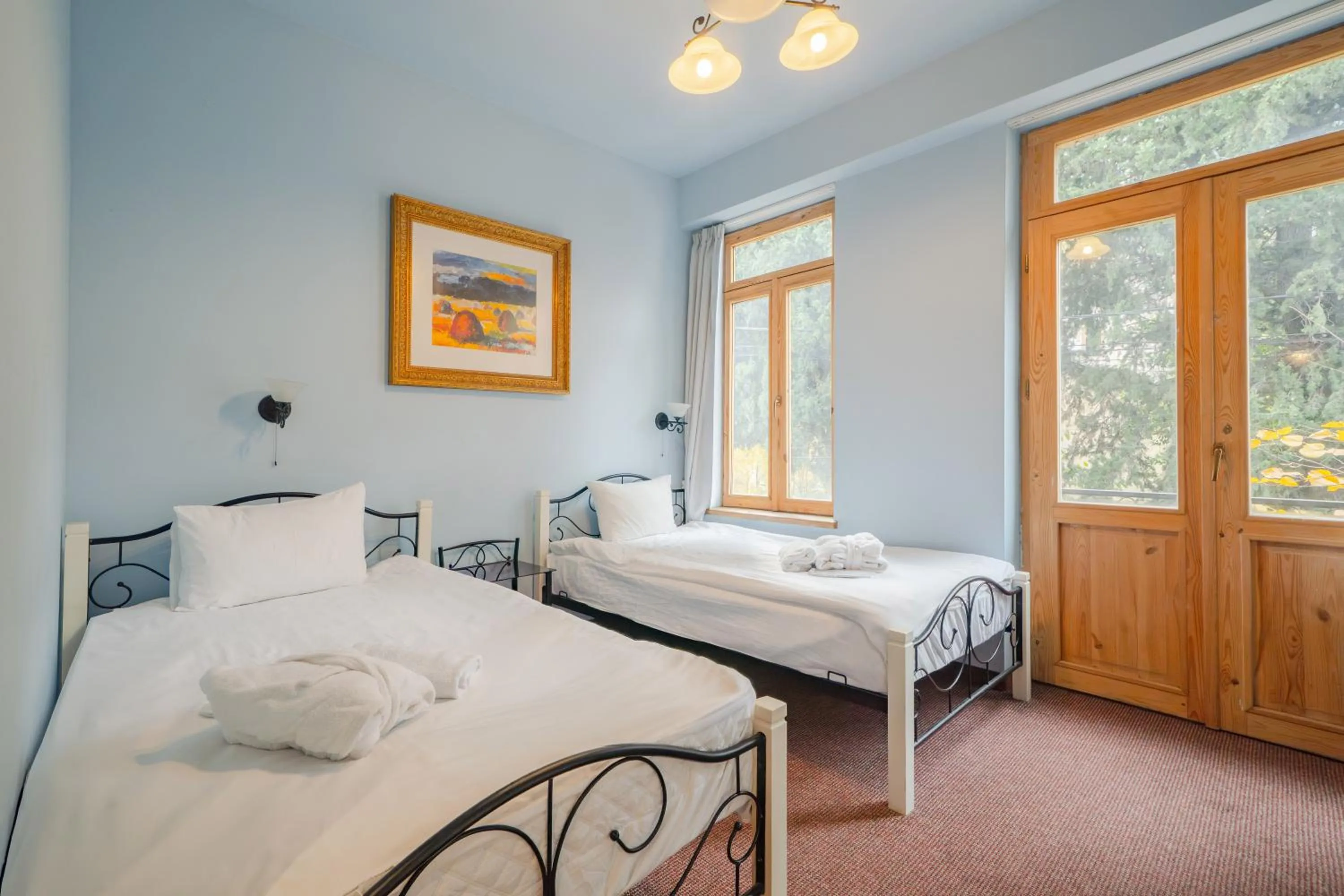 Bedroom, Bed in Magnolia