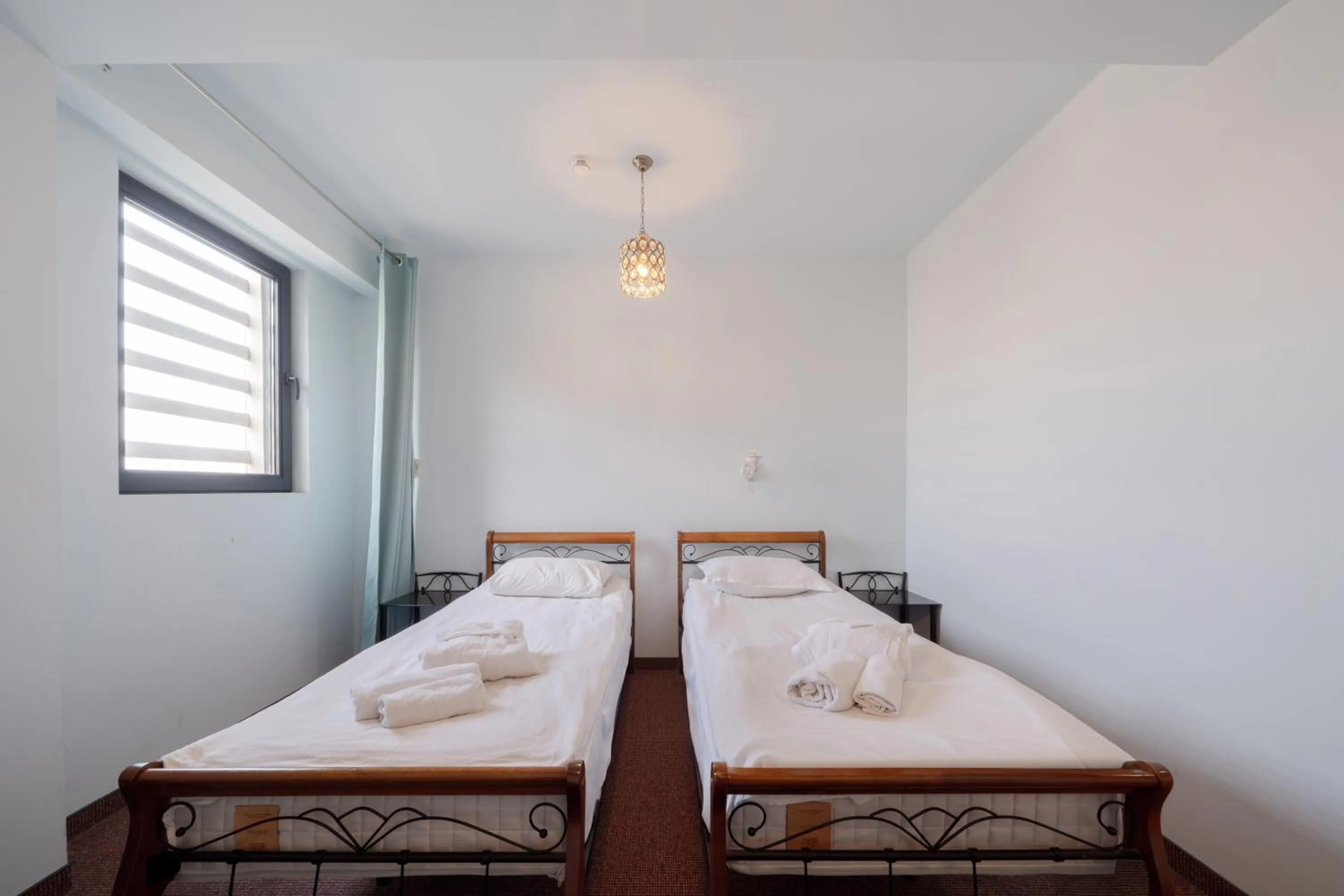 Bedroom, Bed in Magnolia