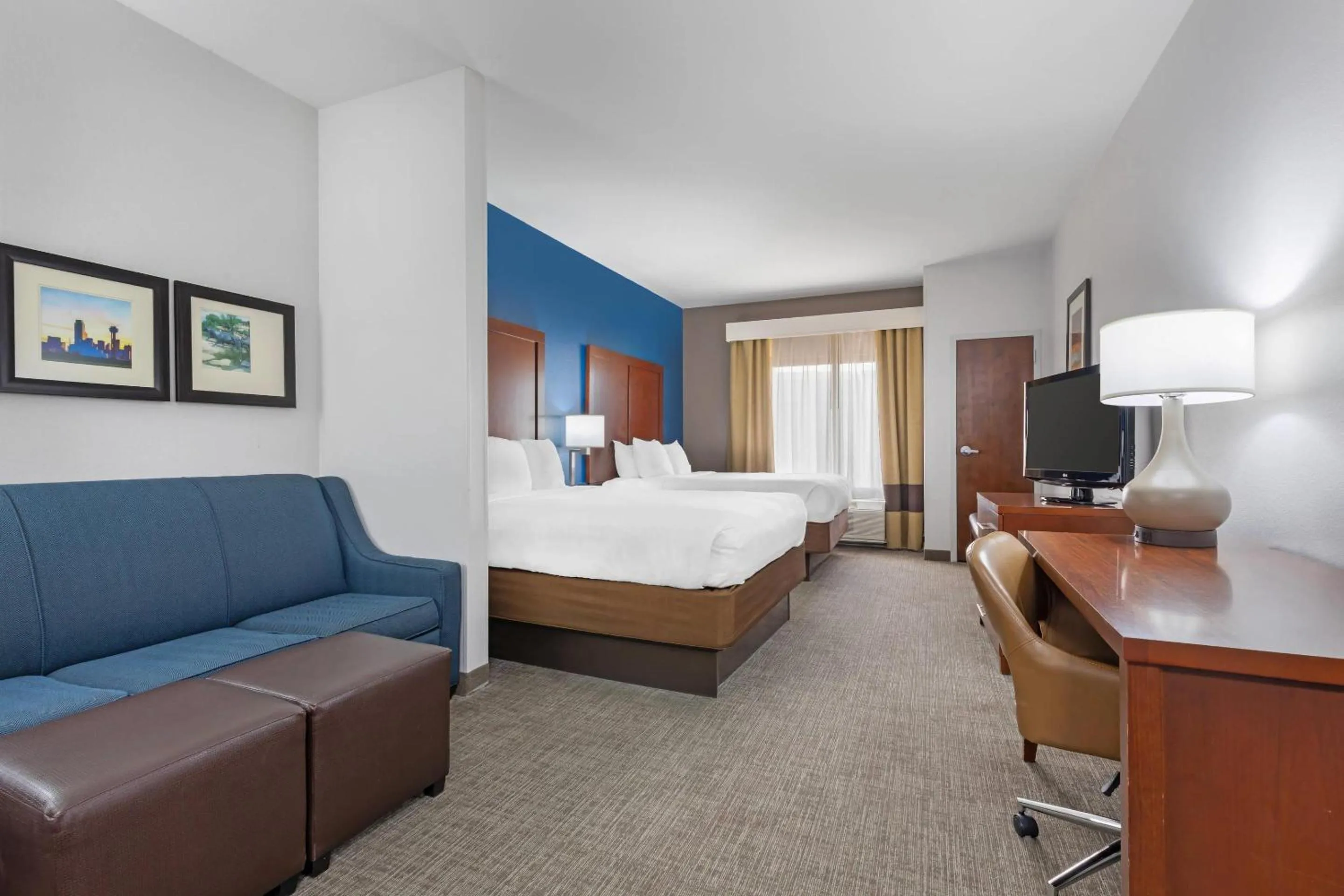 Bedroom, Bed in Comfort Suites DFW N-Grapevine