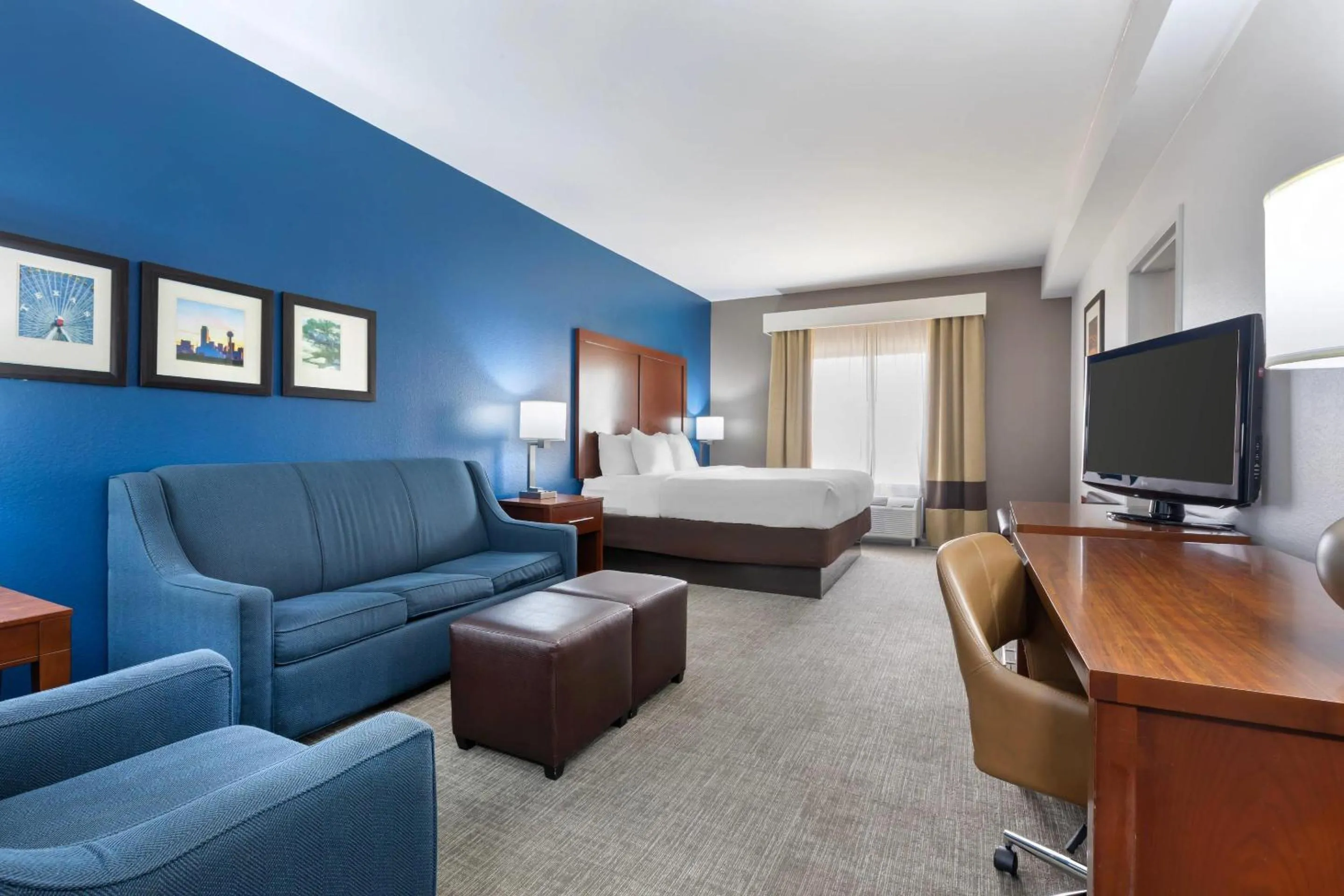 Bedroom, Bed in Comfort Suites DFW N-Grapevine