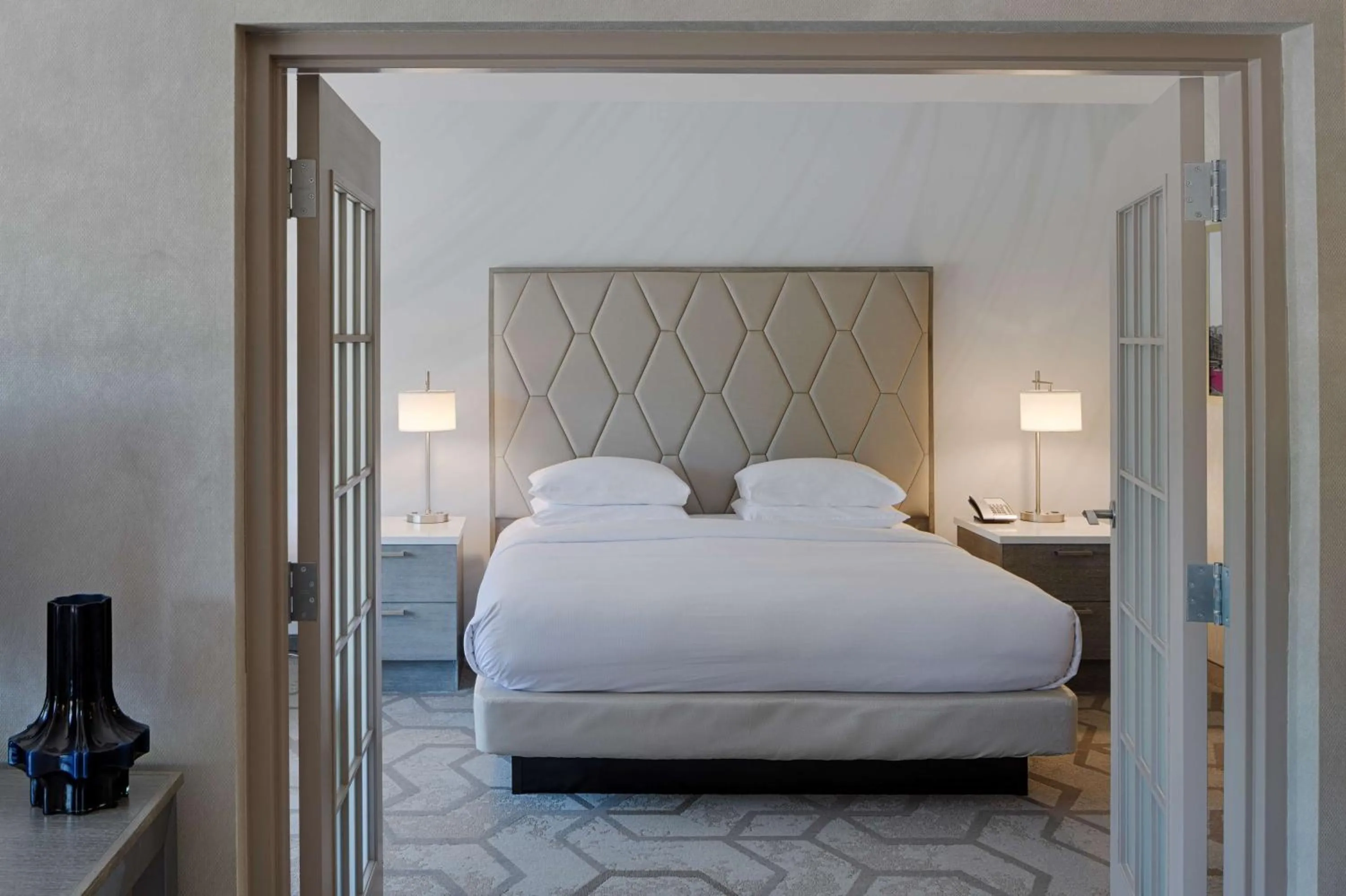 Bed in The Kingsley Bloomfield Hills - a DoubleTree by Hilton