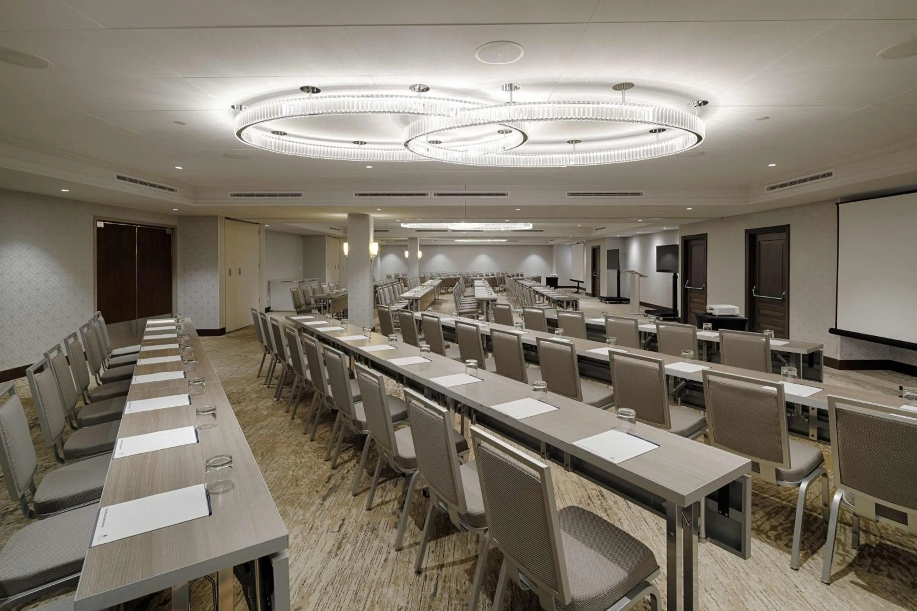 Meeting/conference room in The Kingsley Bloomfield Hills - a DoubleTree by Hilton